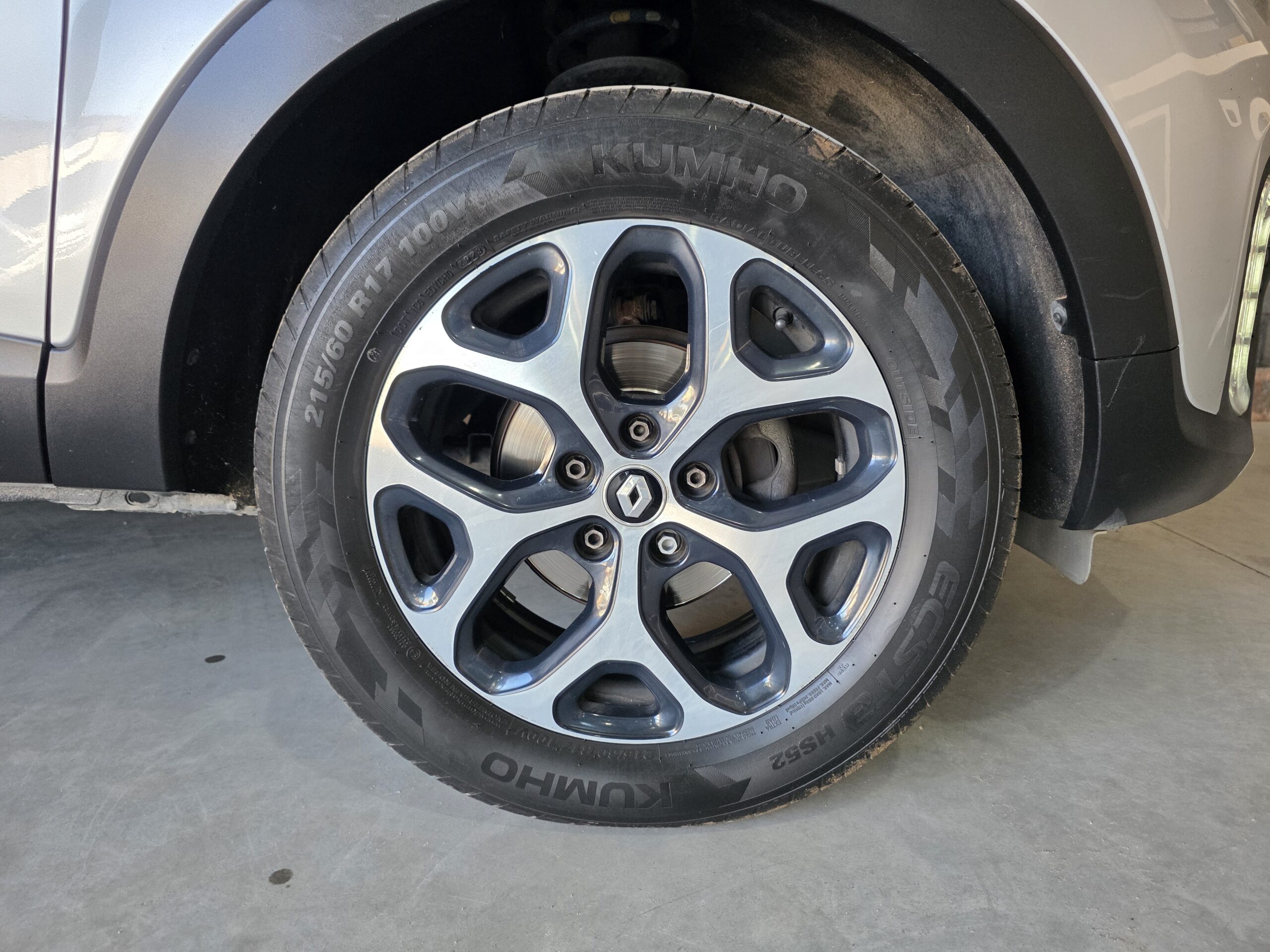 
								Renault Captur full									