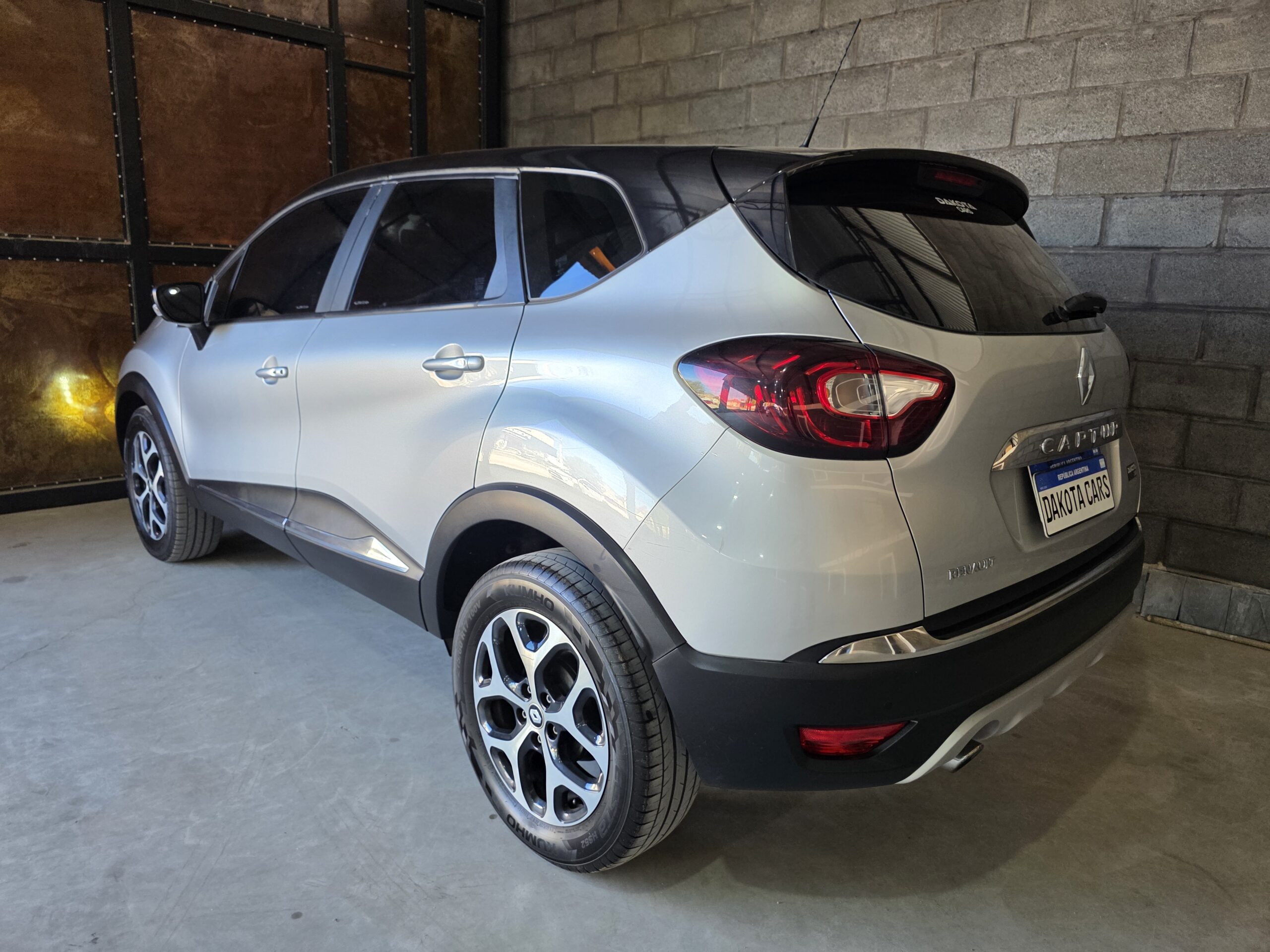
								Renault Captur full									