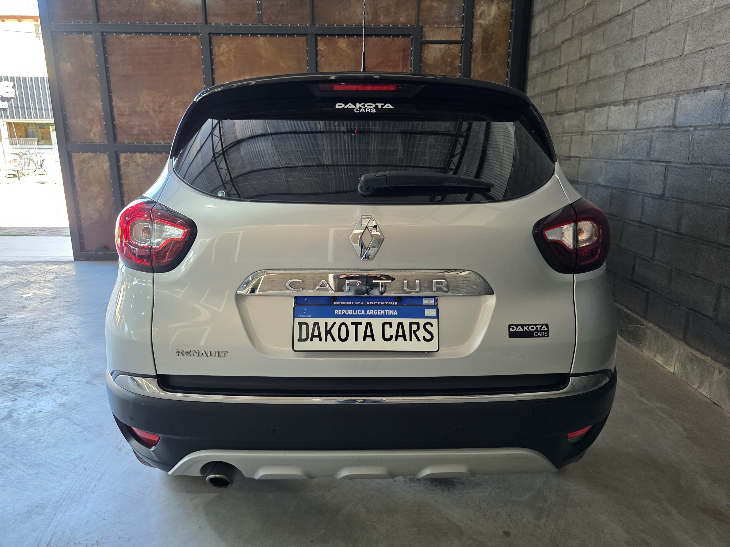 
								Renault Captur full									