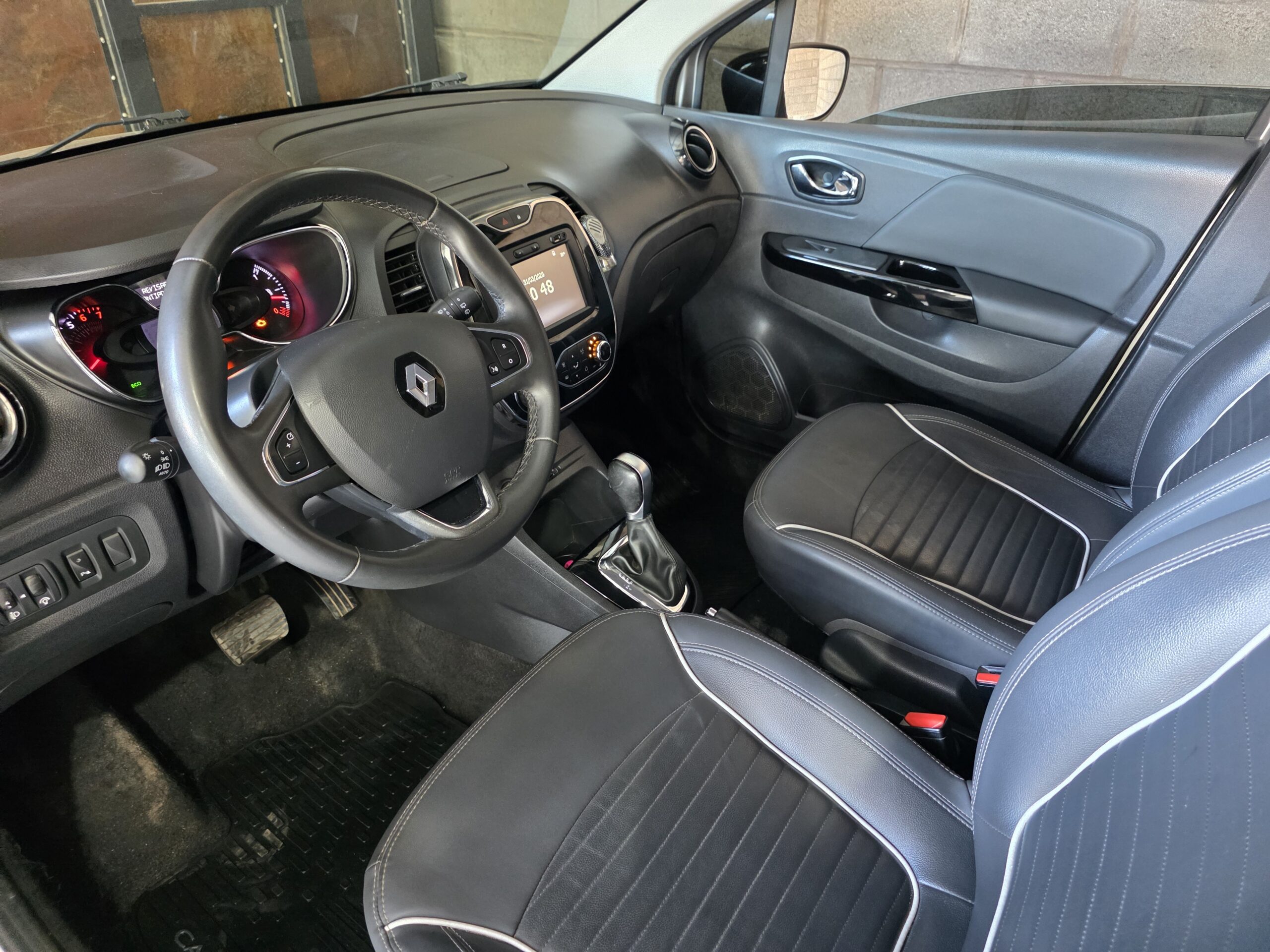 
								Renault Captur full									