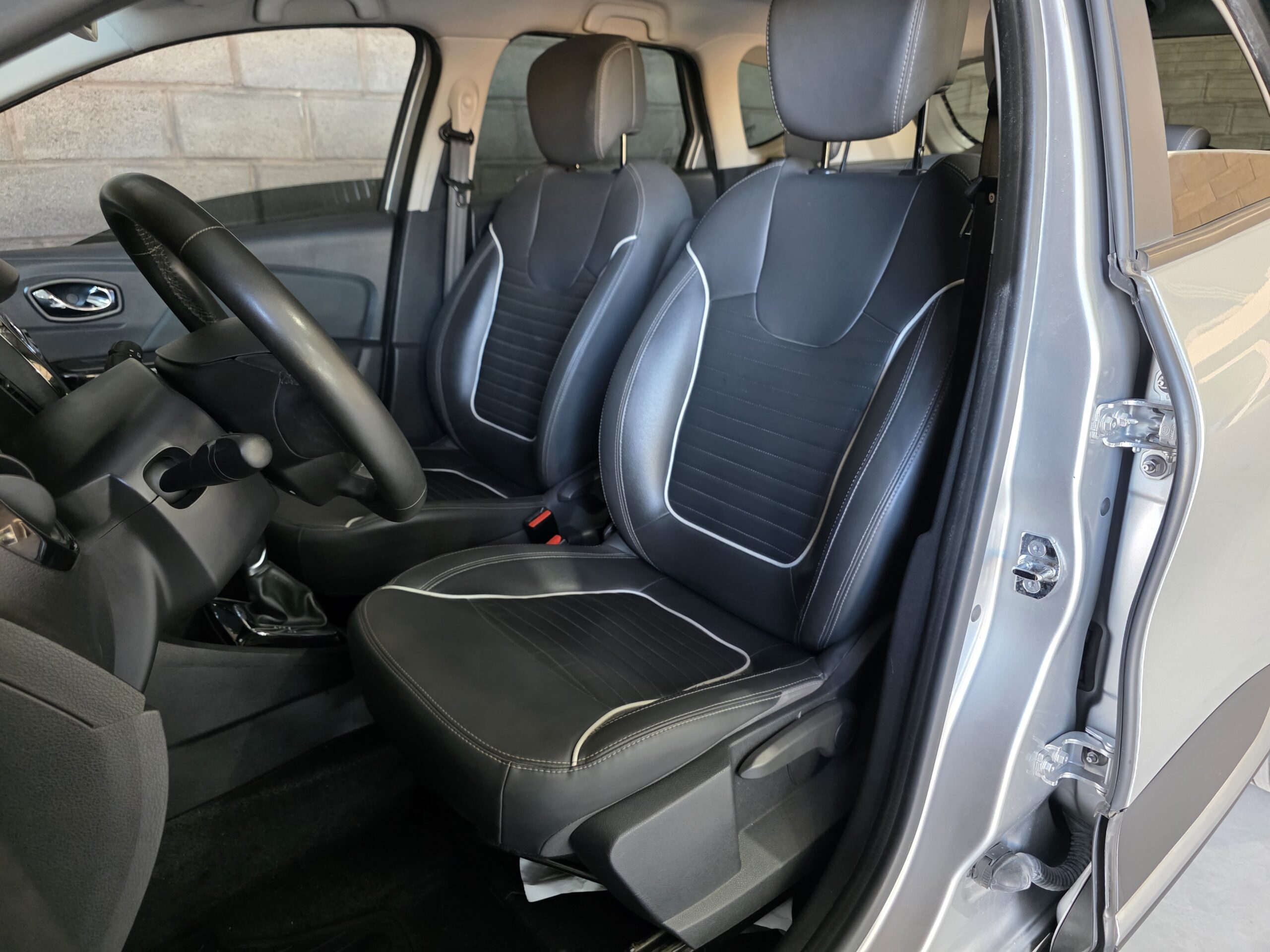 
								Renault Captur full									