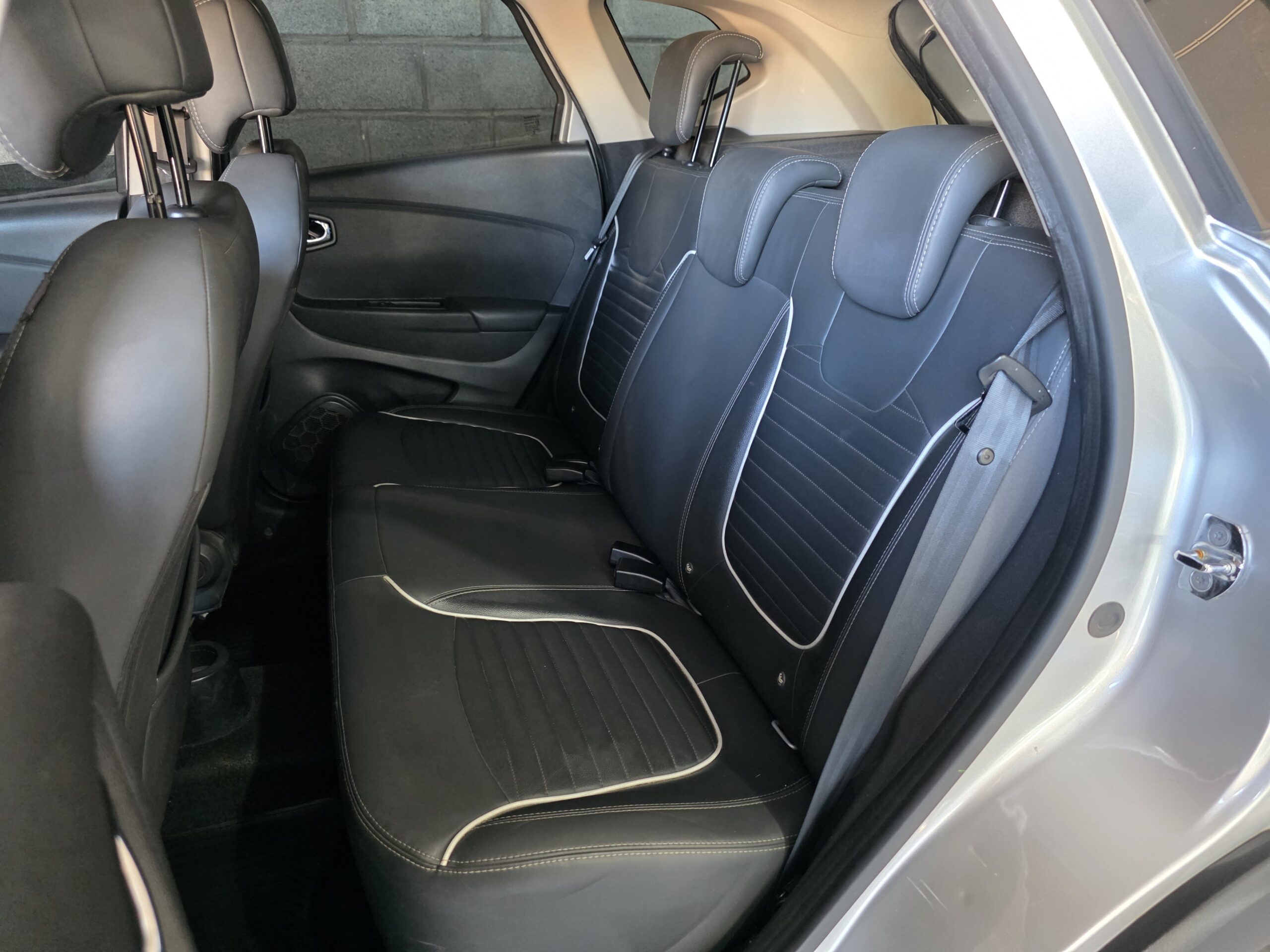 
								Renault Captur full									