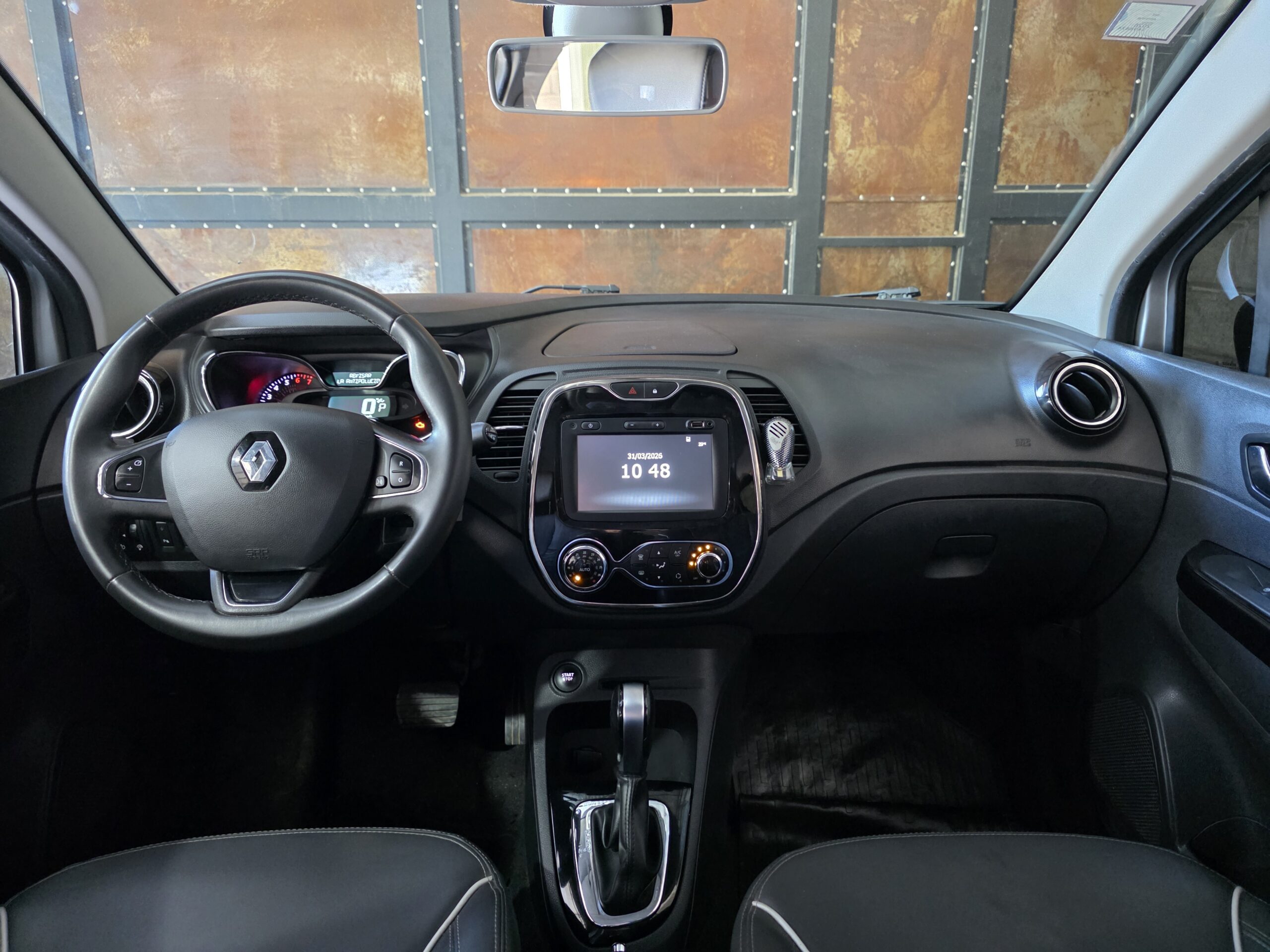 
								Renault Captur full									