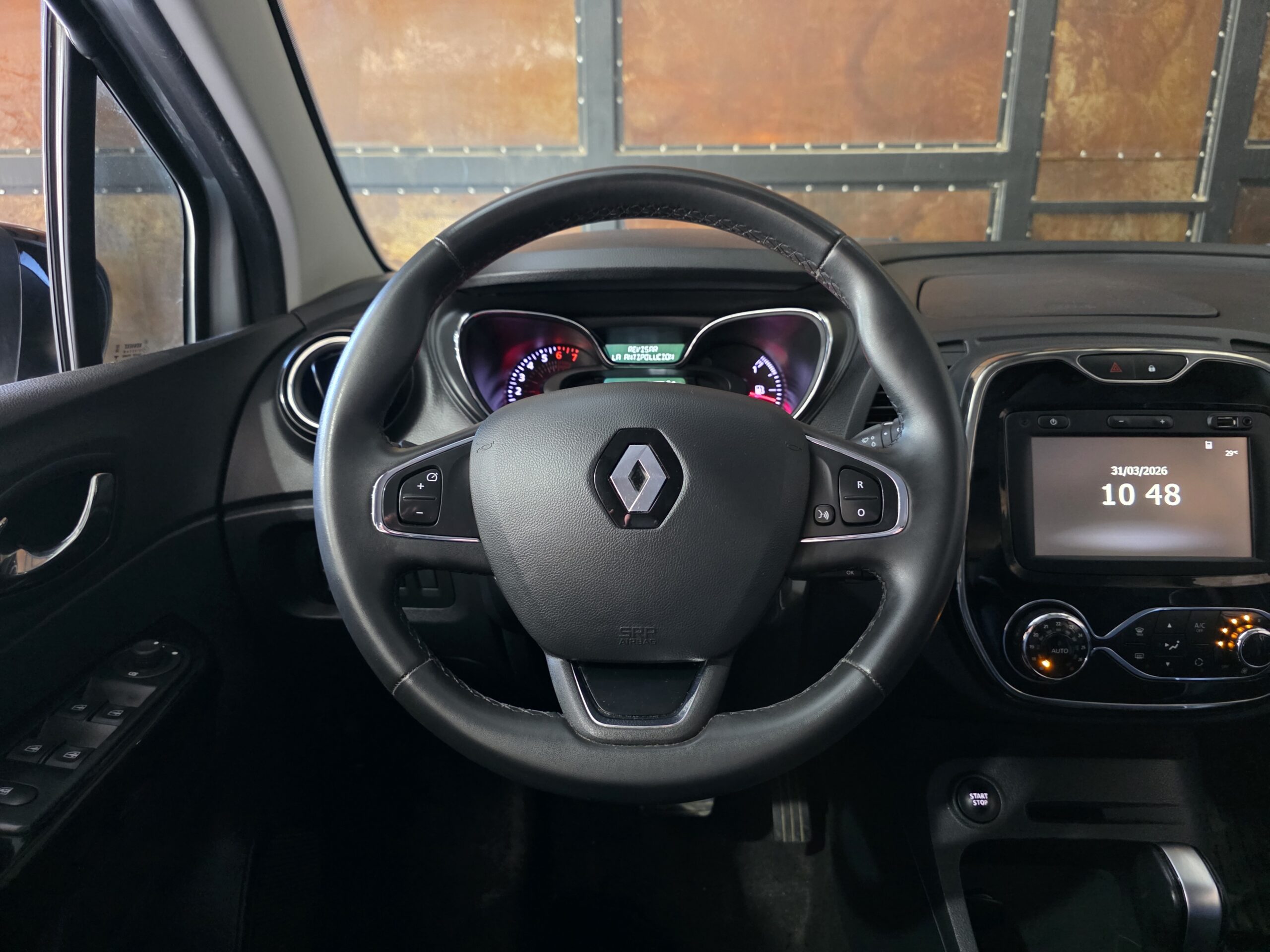 
								Renault Captur full									