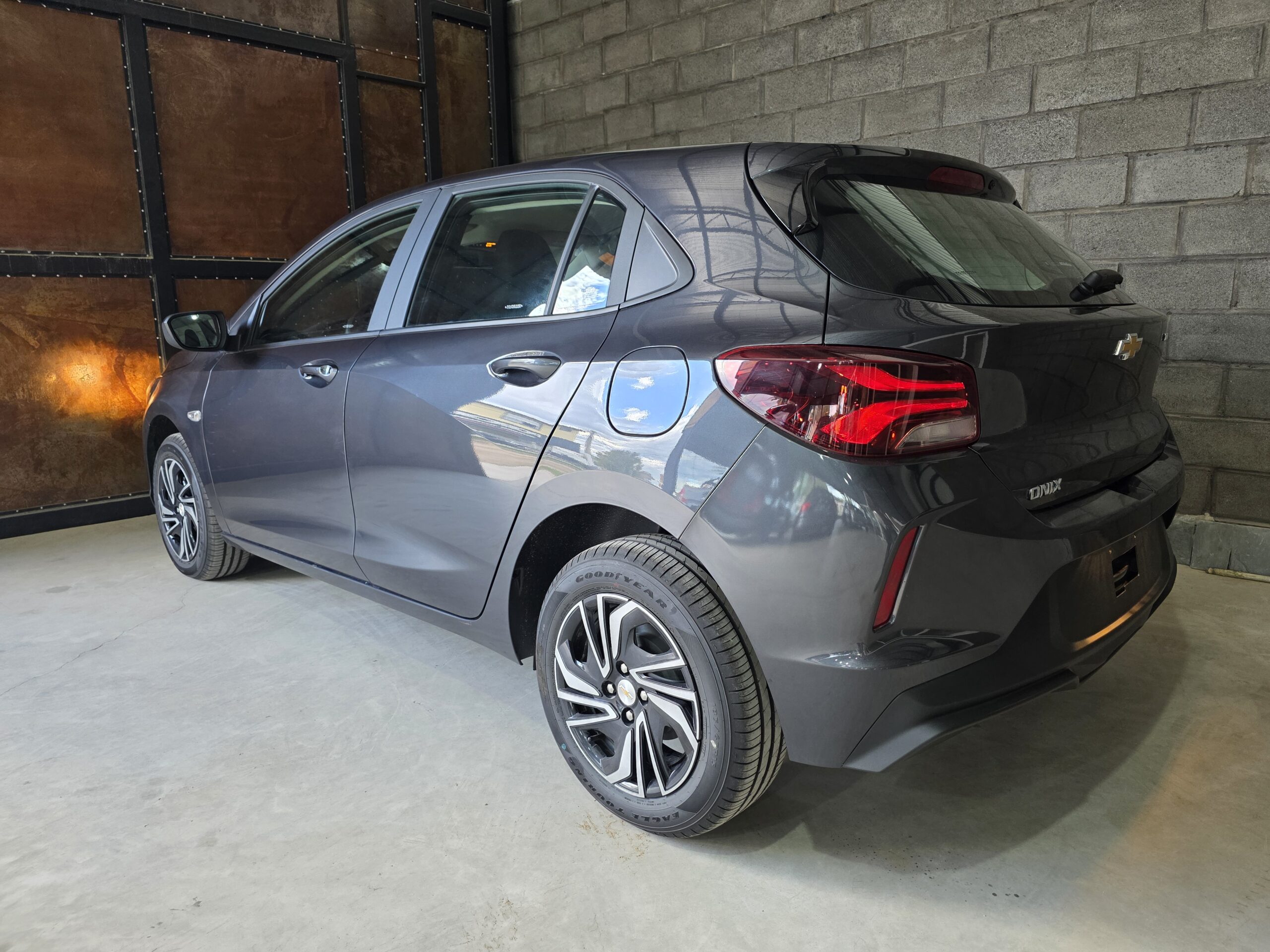 
								Chevrolet Onix full									