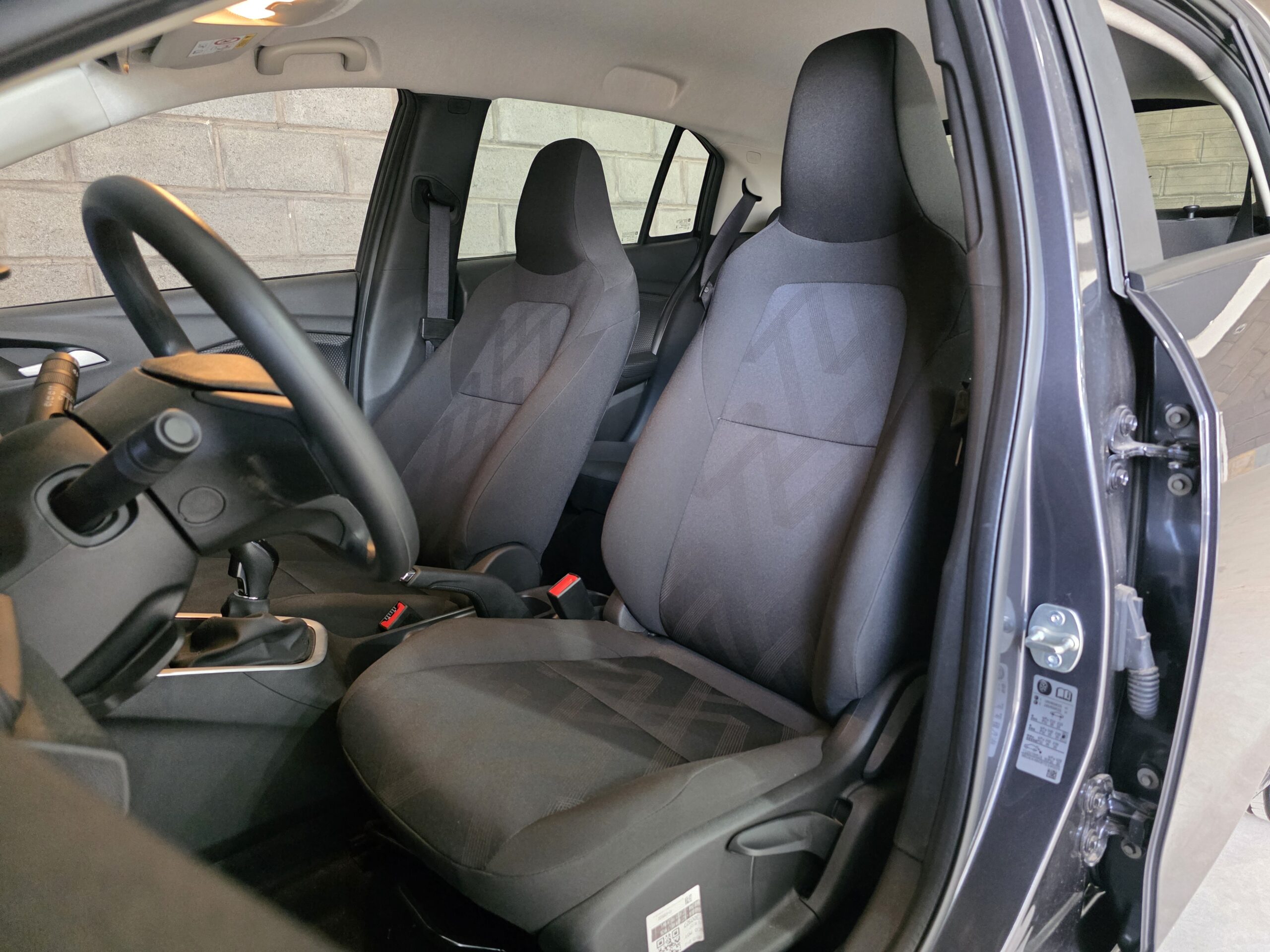 
								Chevrolet Onix full									
