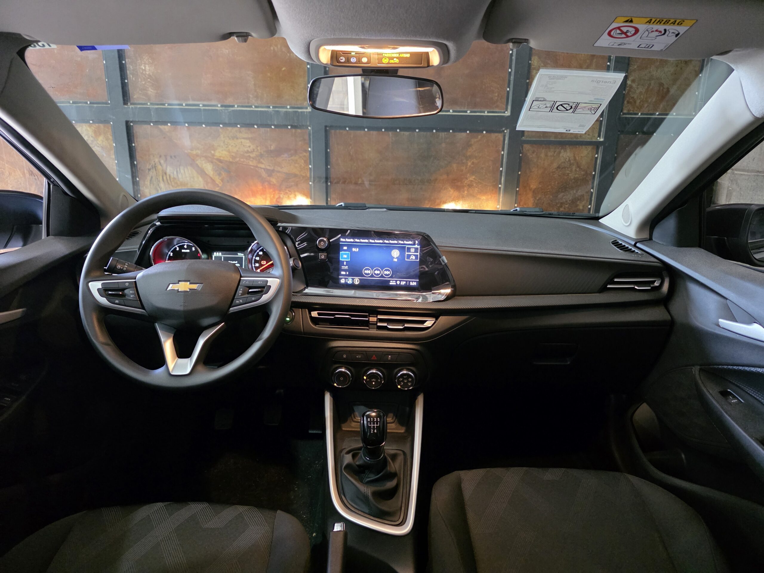 
								Chevrolet Onix full									