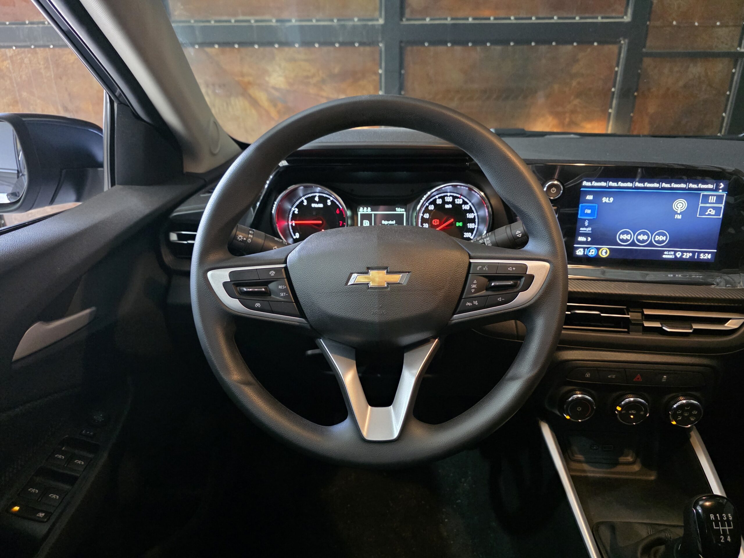 
								Chevrolet Onix full									