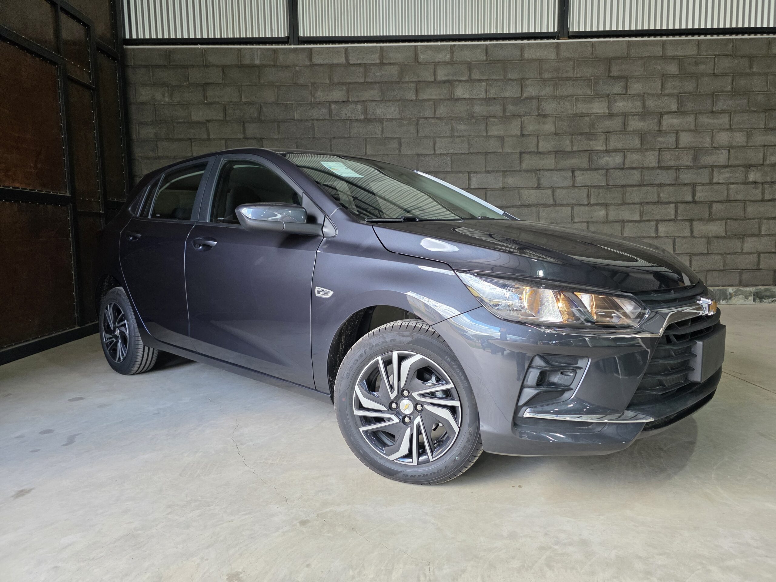 
								Chevrolet Onix full									