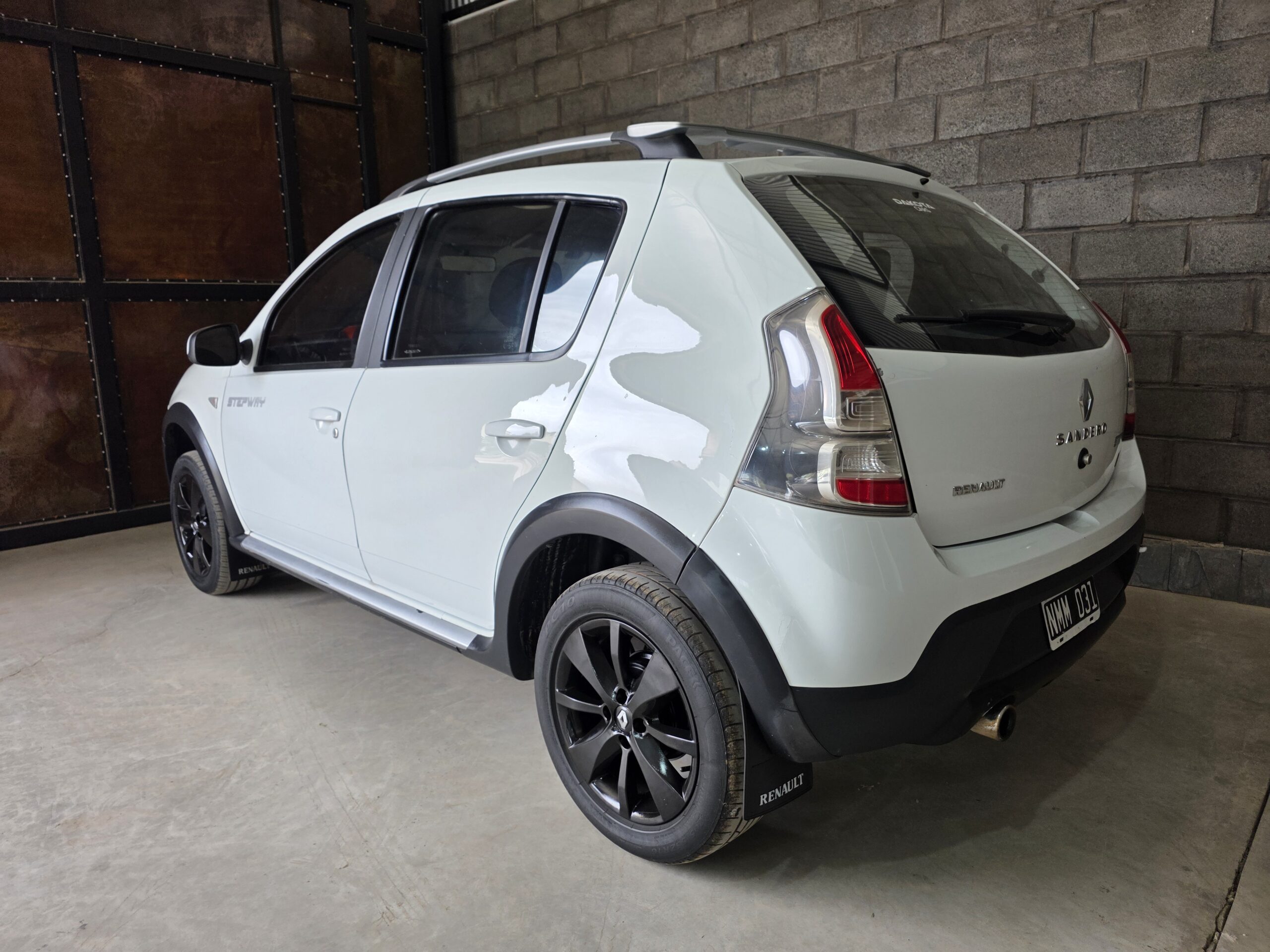 
								Renault Sandero Stepway full									