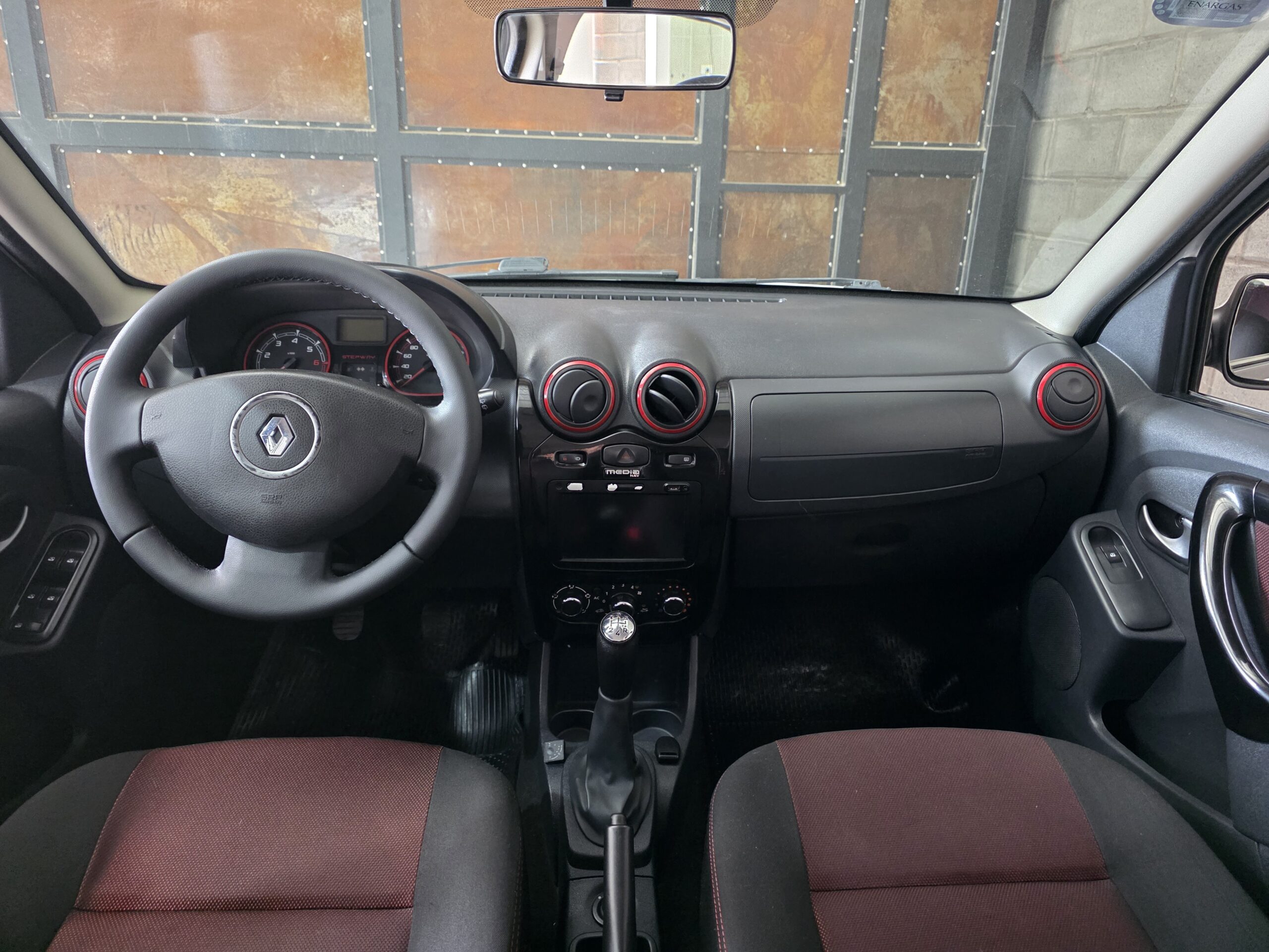 
								Renault Sandero Stepway full									