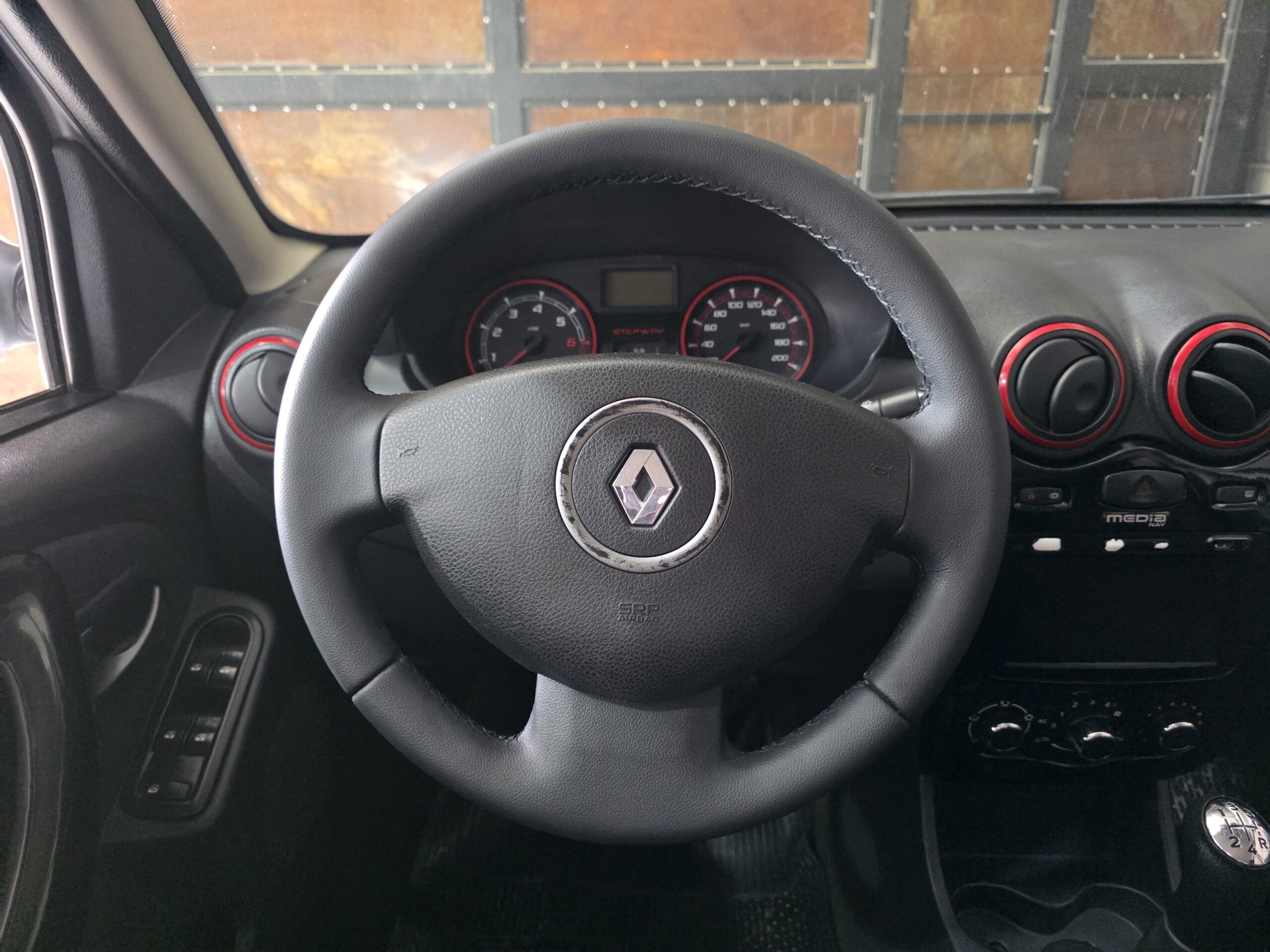 
								Renault Sandero Stepway full									