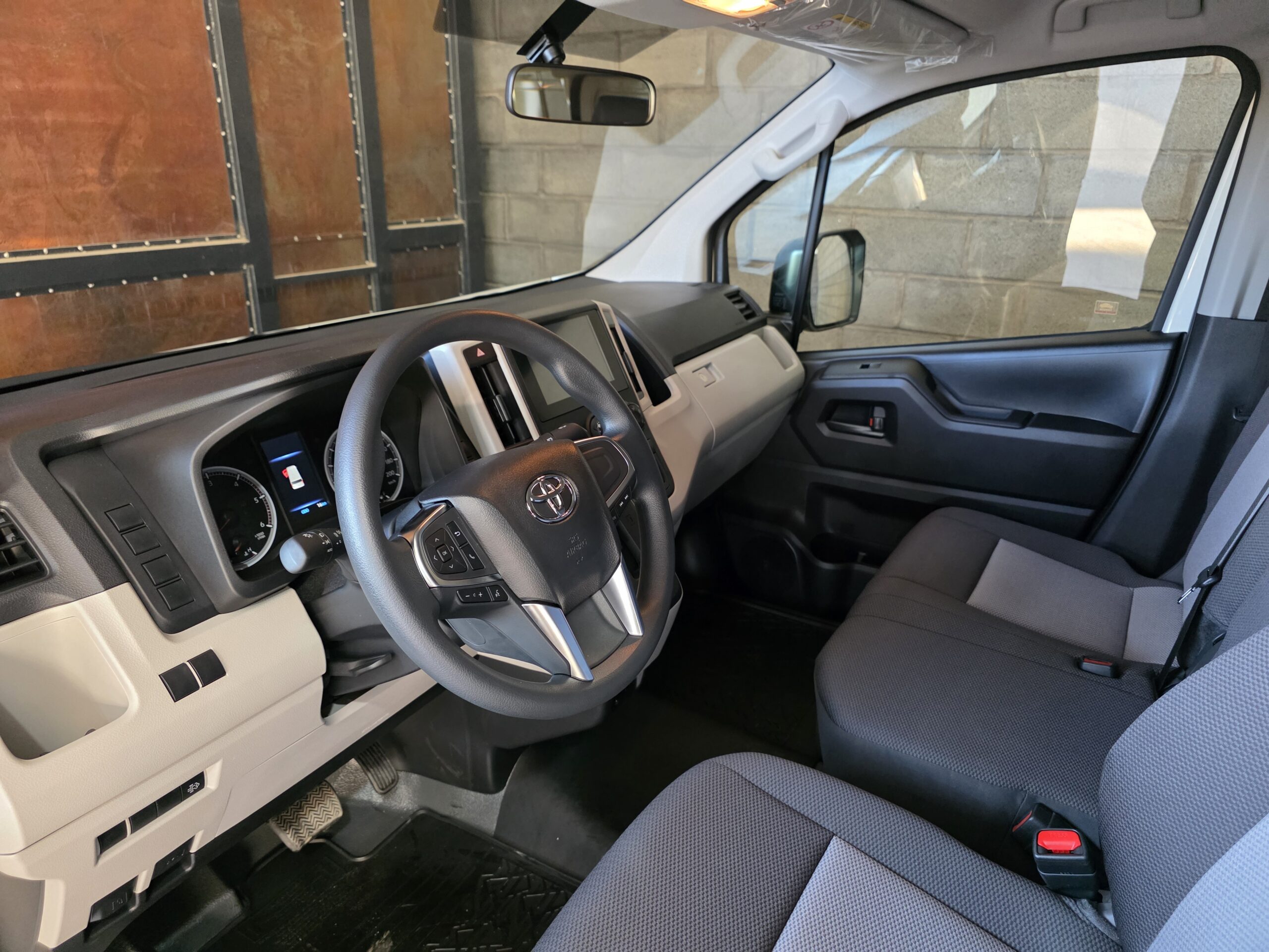 
								Toyota Hiace full									