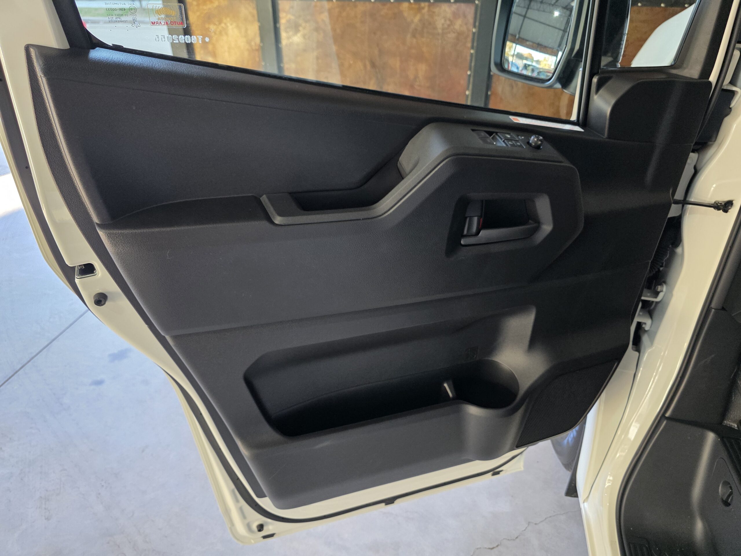 
								Toyota Hiace full									