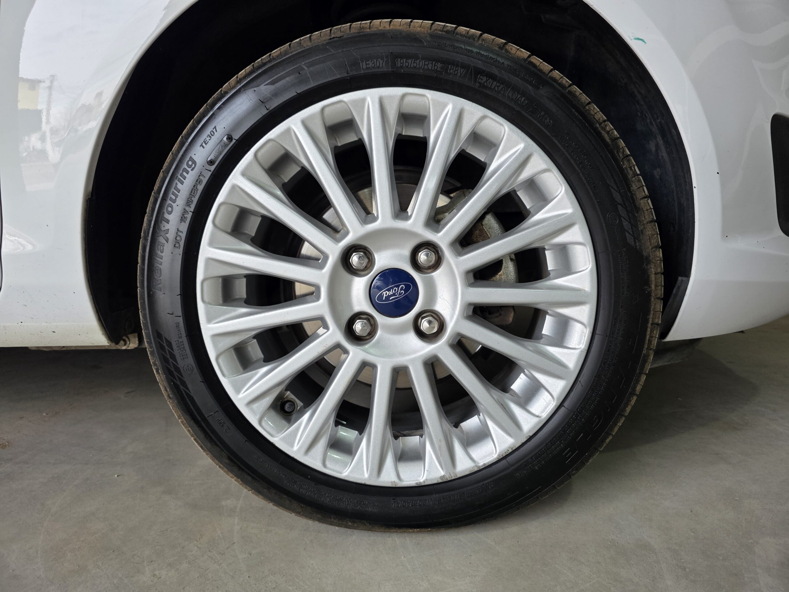 
								Ford Fiesta full									