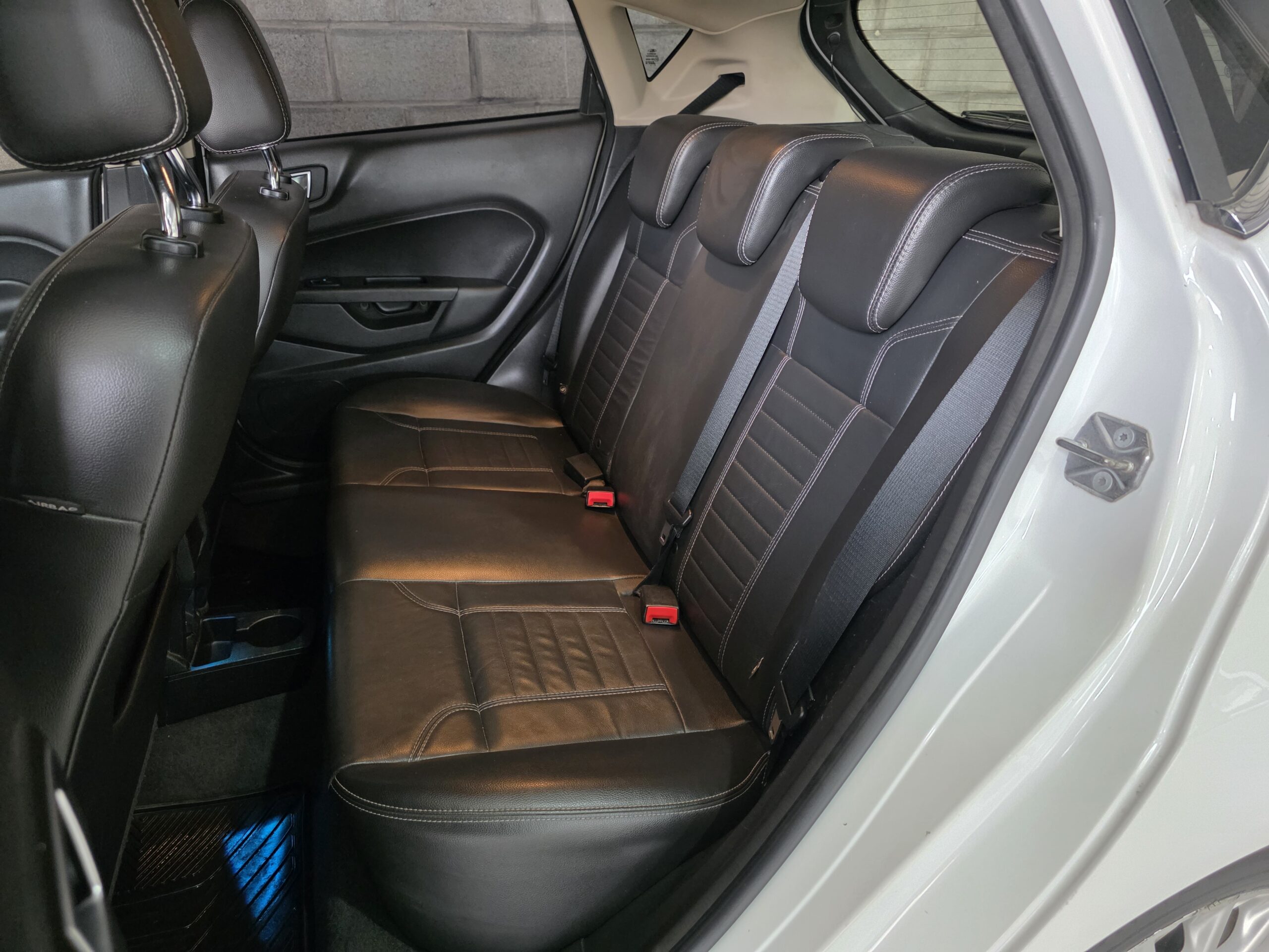 
								Ford Fiesta full									