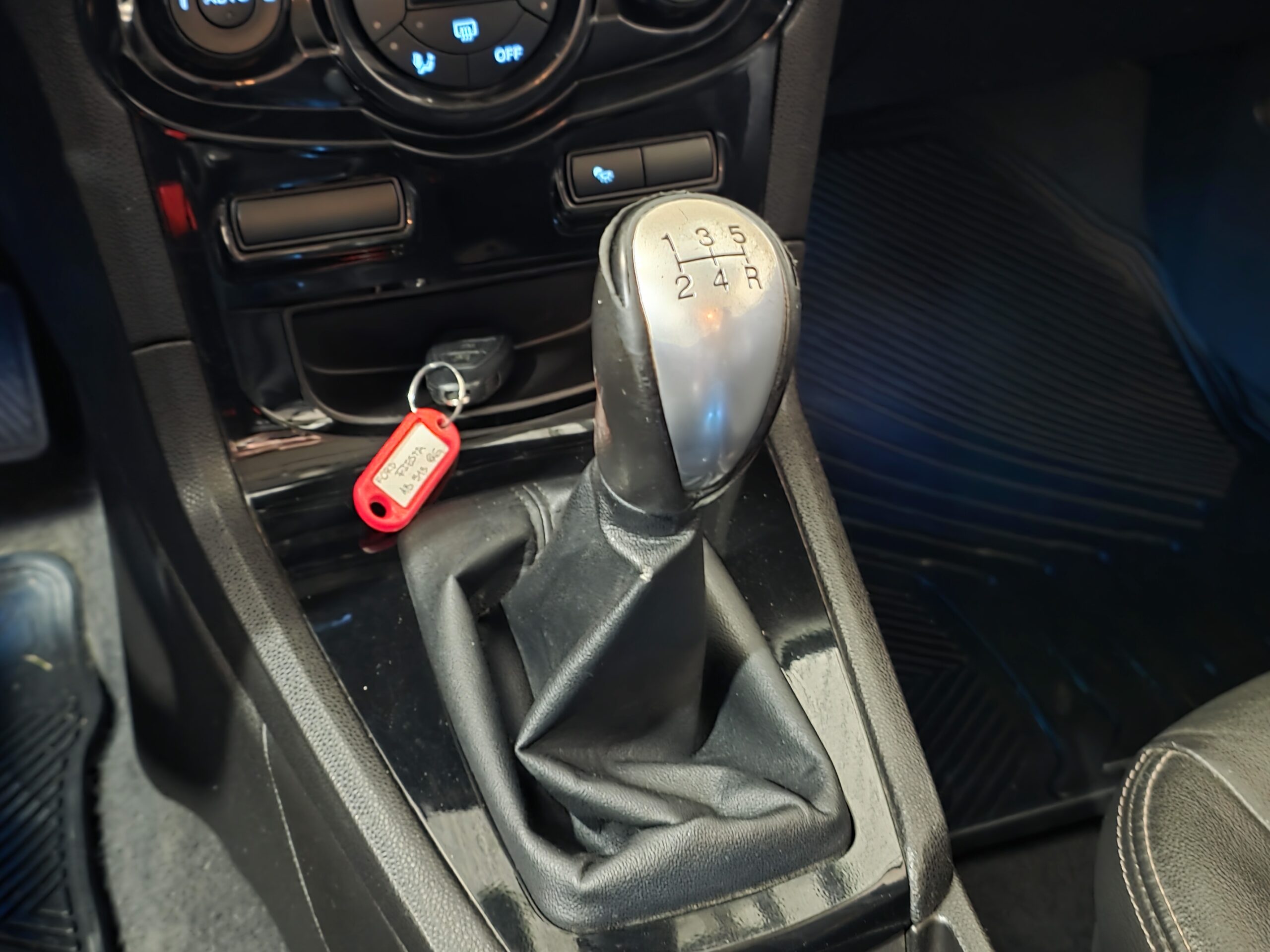 
								Ford Fiesta full									