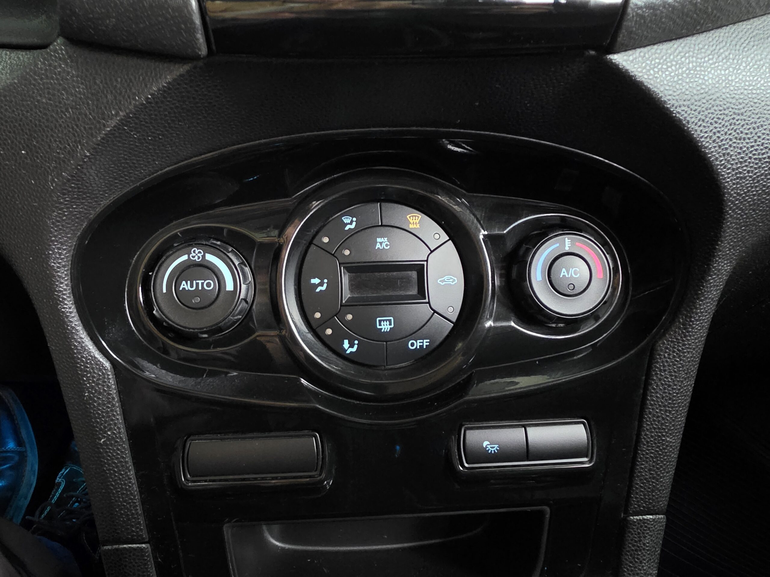 
								Ford Fiesta full									