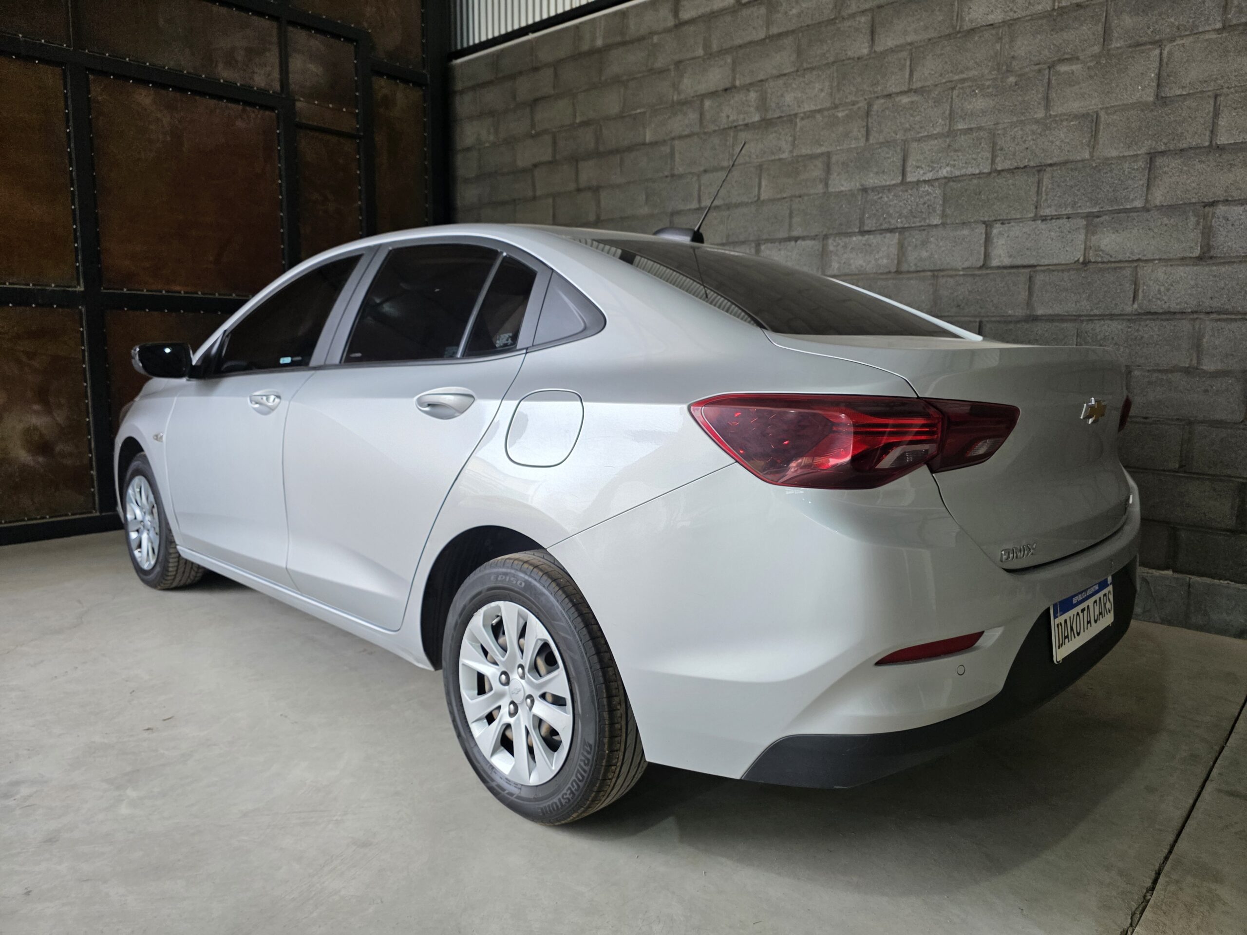 
								Chevrolet Onix full									