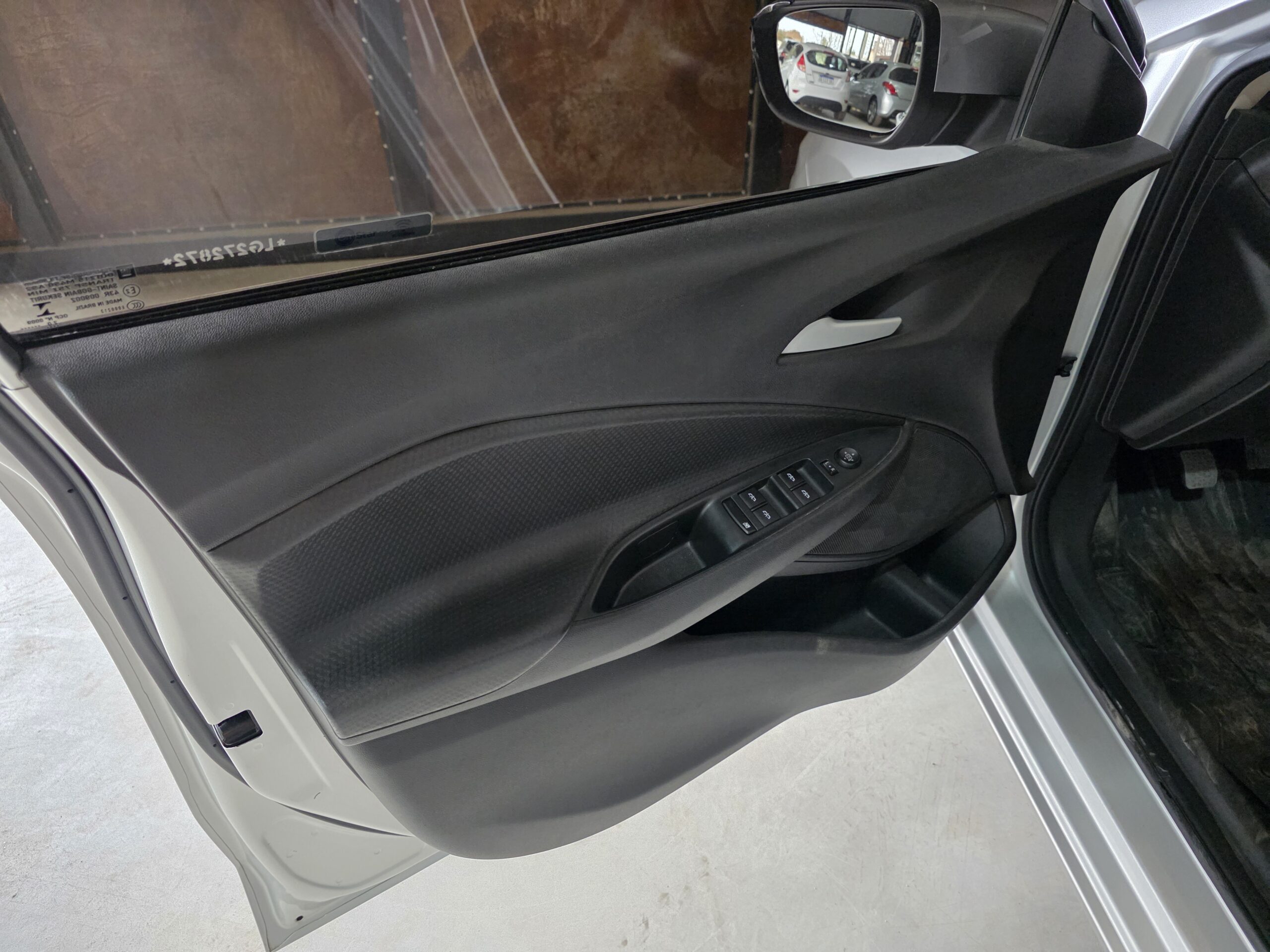 
								Chevrolet Onix full									