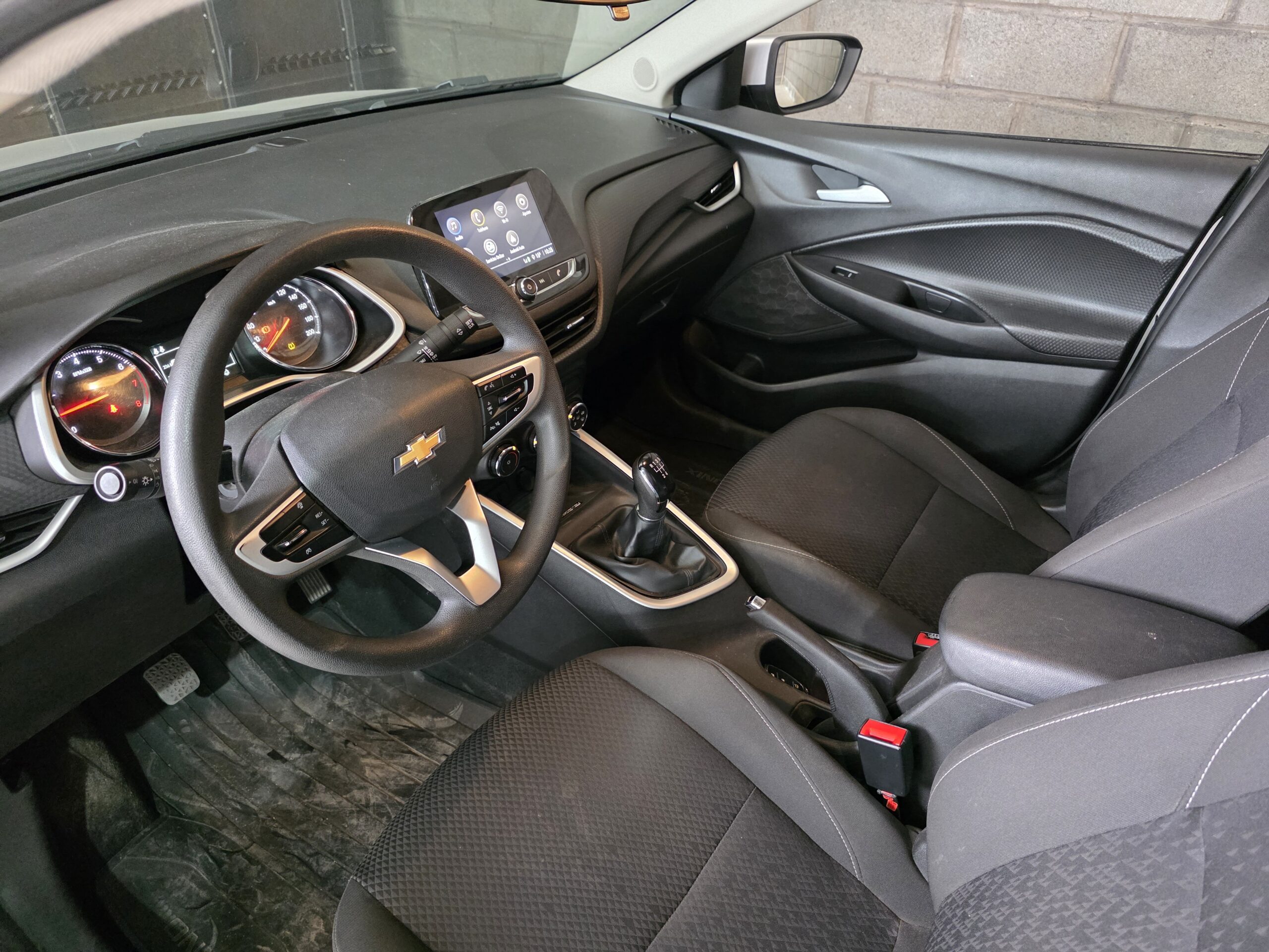 
								Chevrolet Onix full									