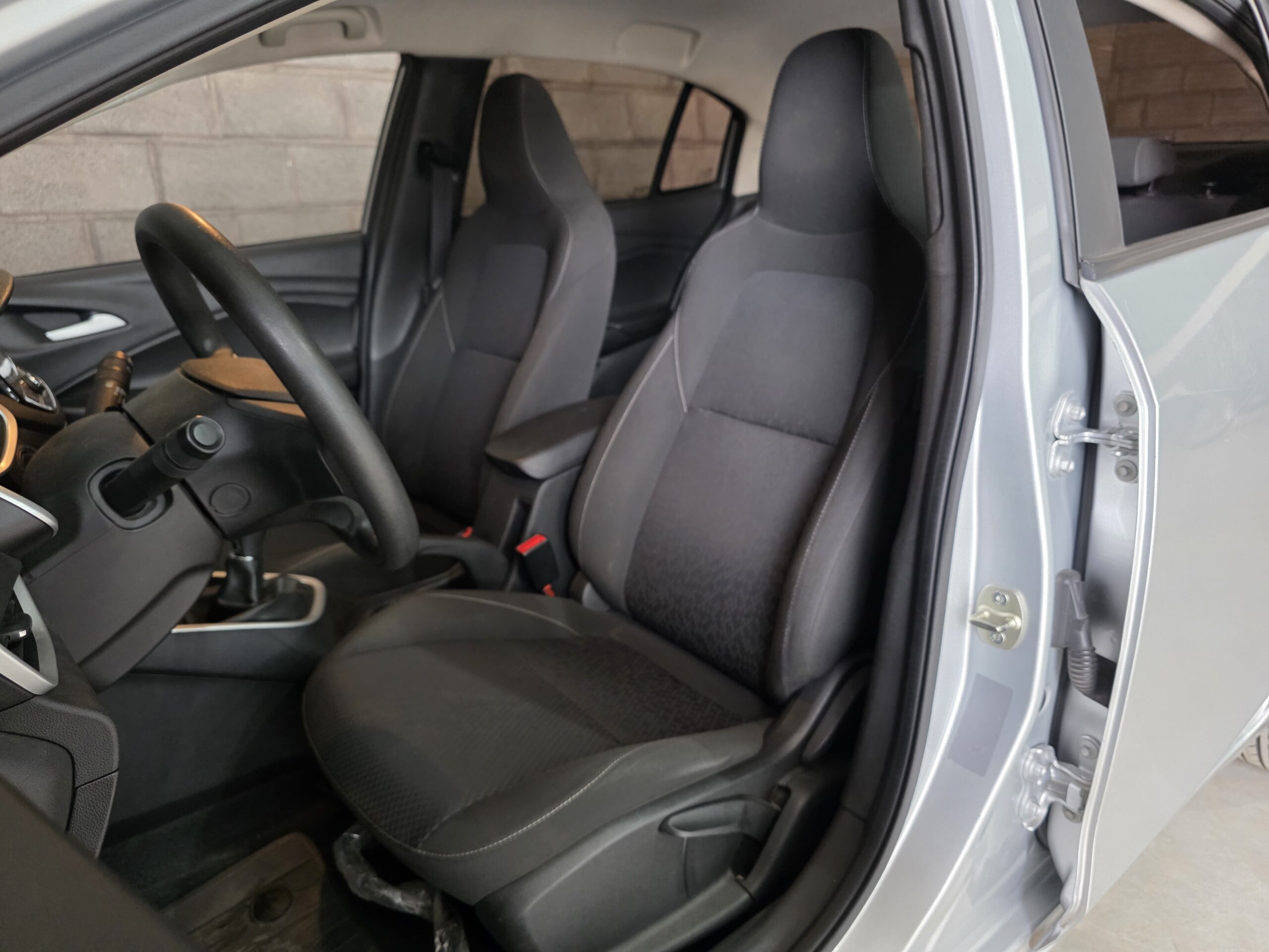 
								Chevrolet Onix full									