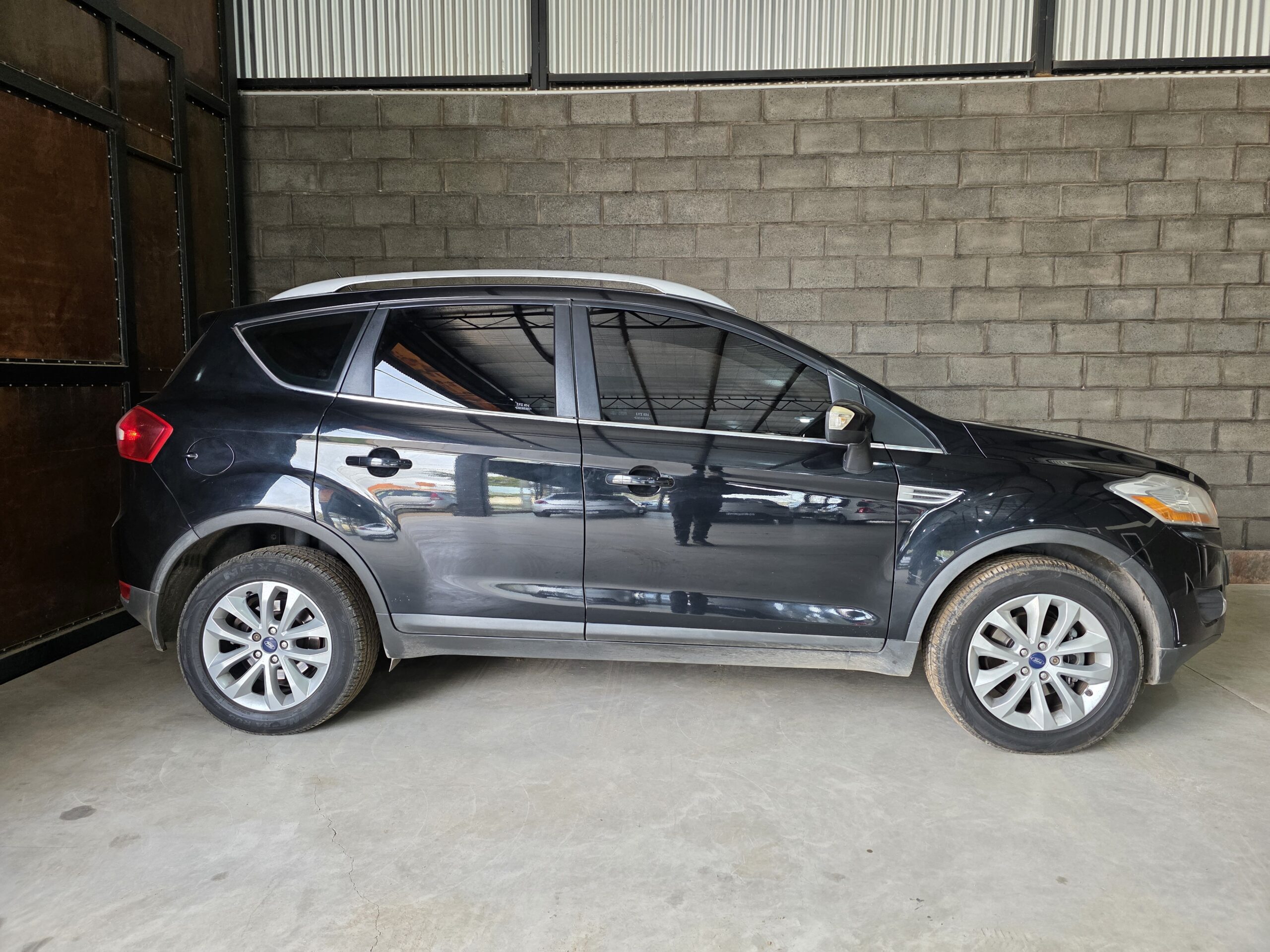 
								Ford Kuga full									