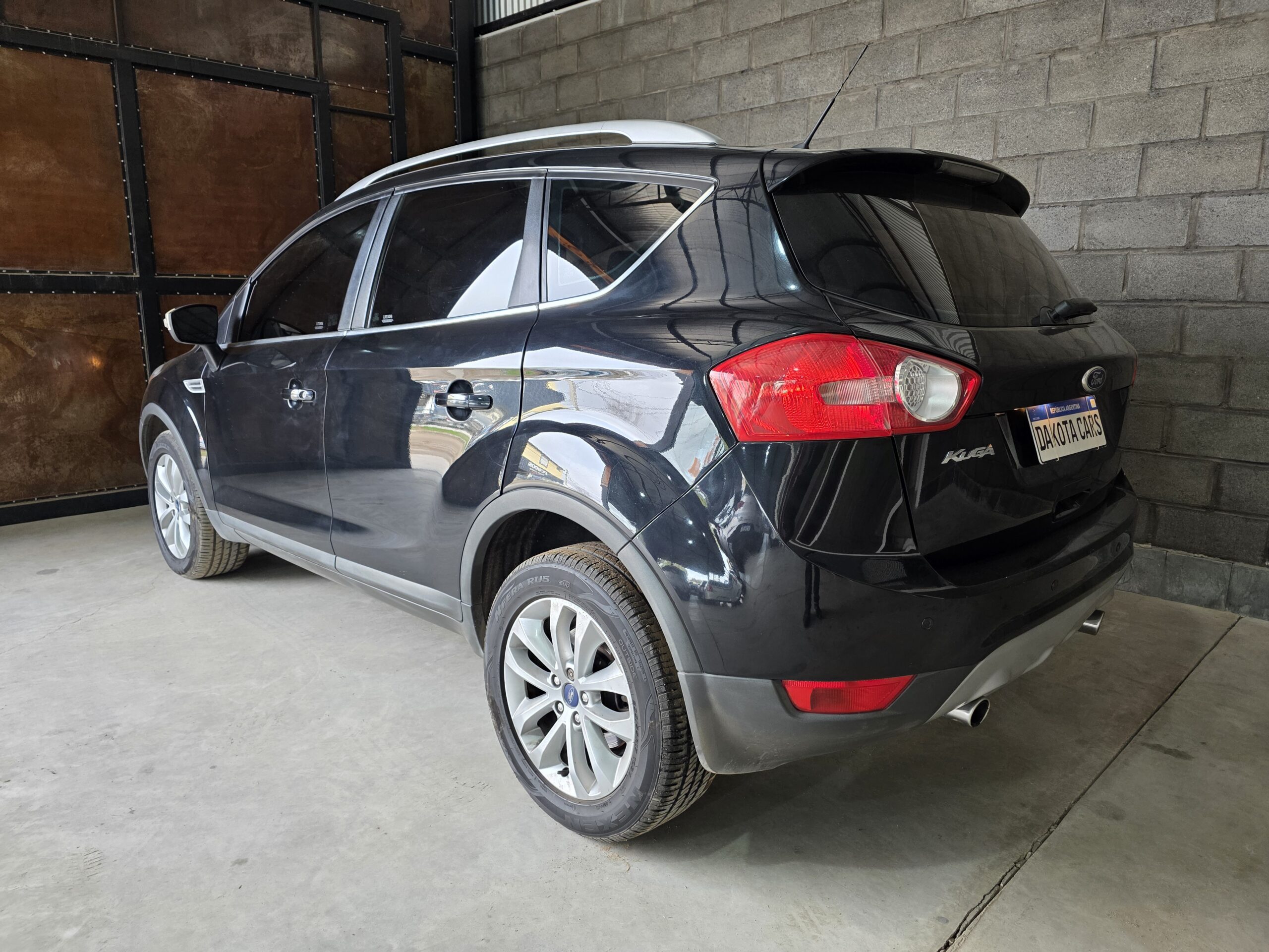 
								Ford Kuga full									