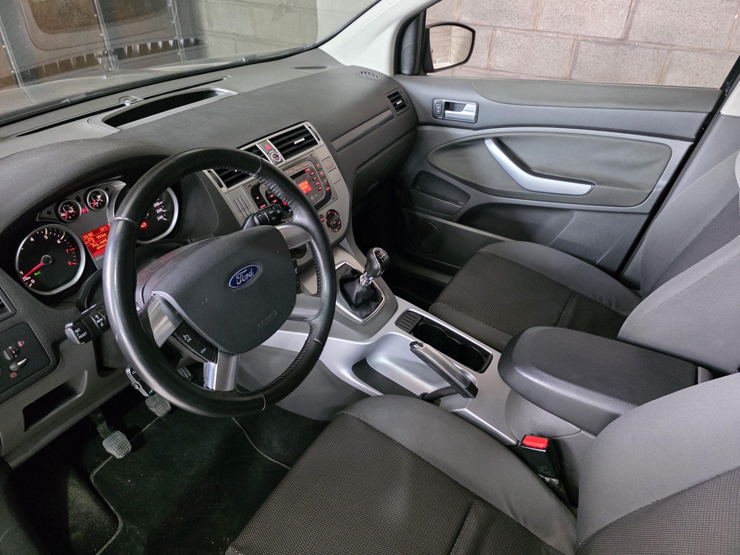 
								Ford Kuga full									