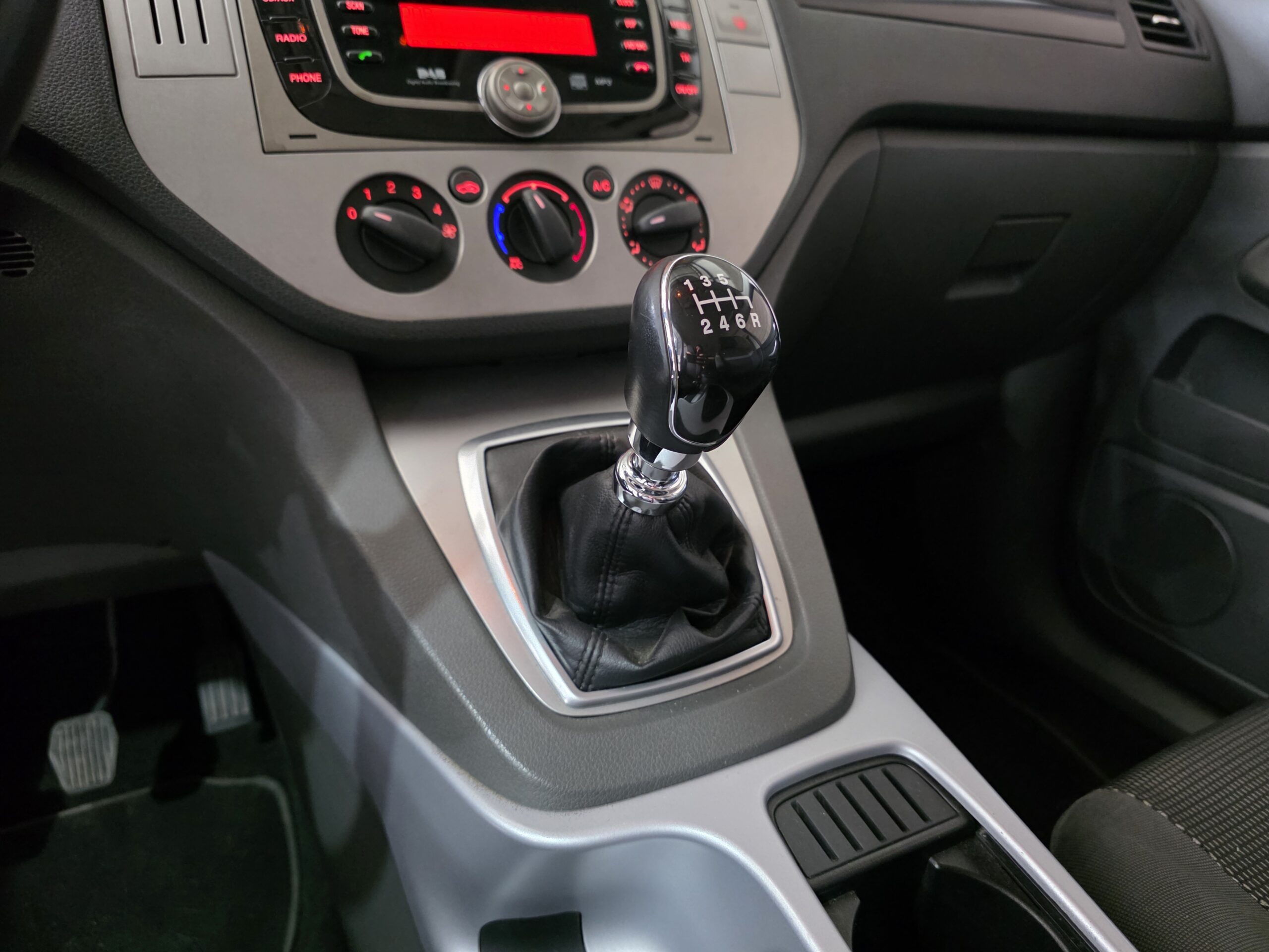 
								Ford Kuga full									