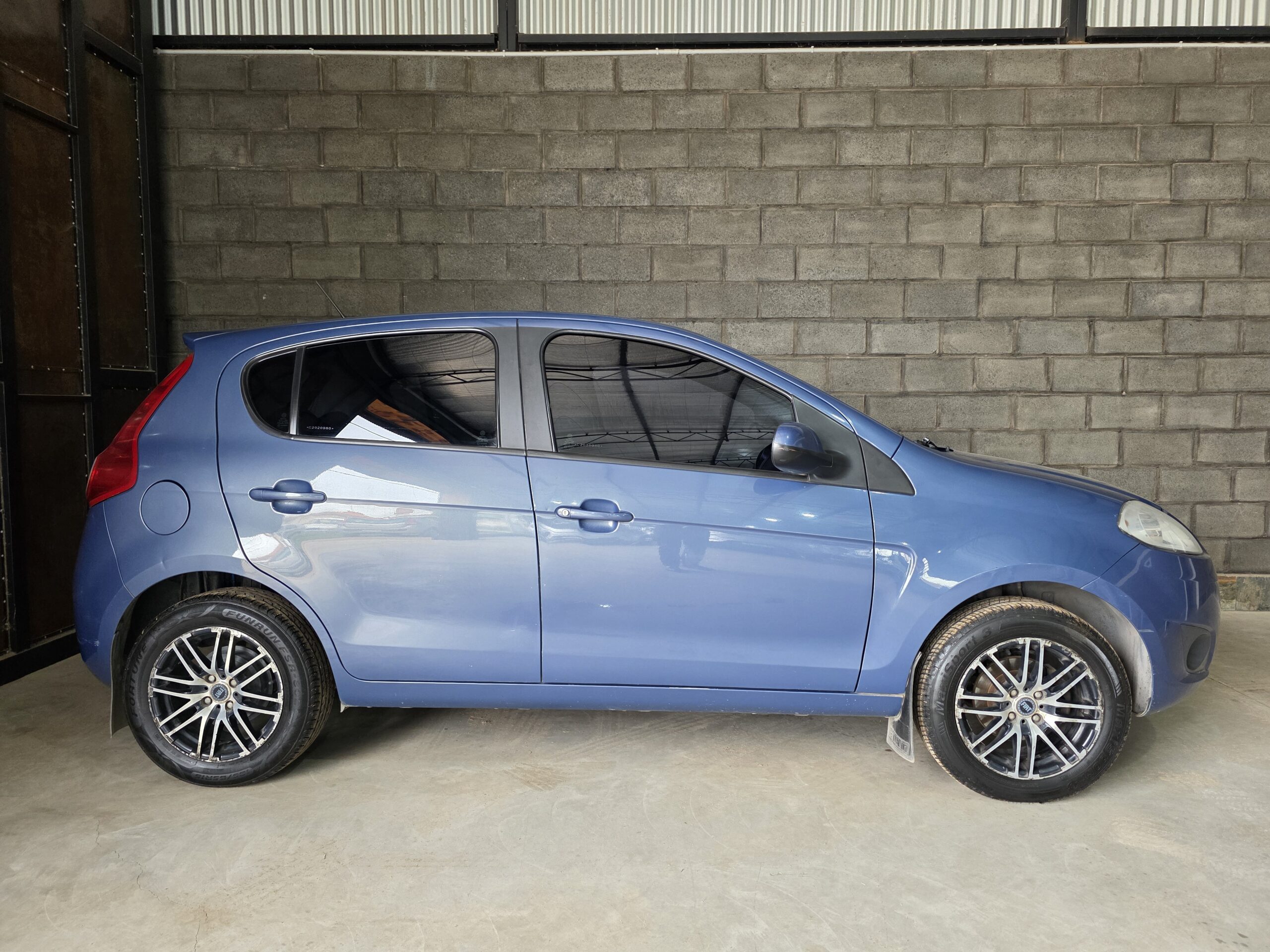 
								Fiat Palio full									