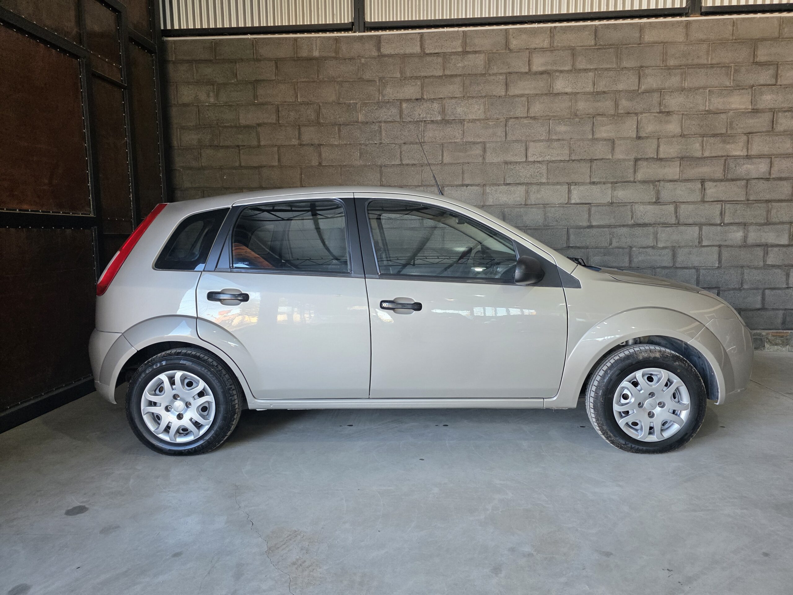 
								Ford Fiesta full									