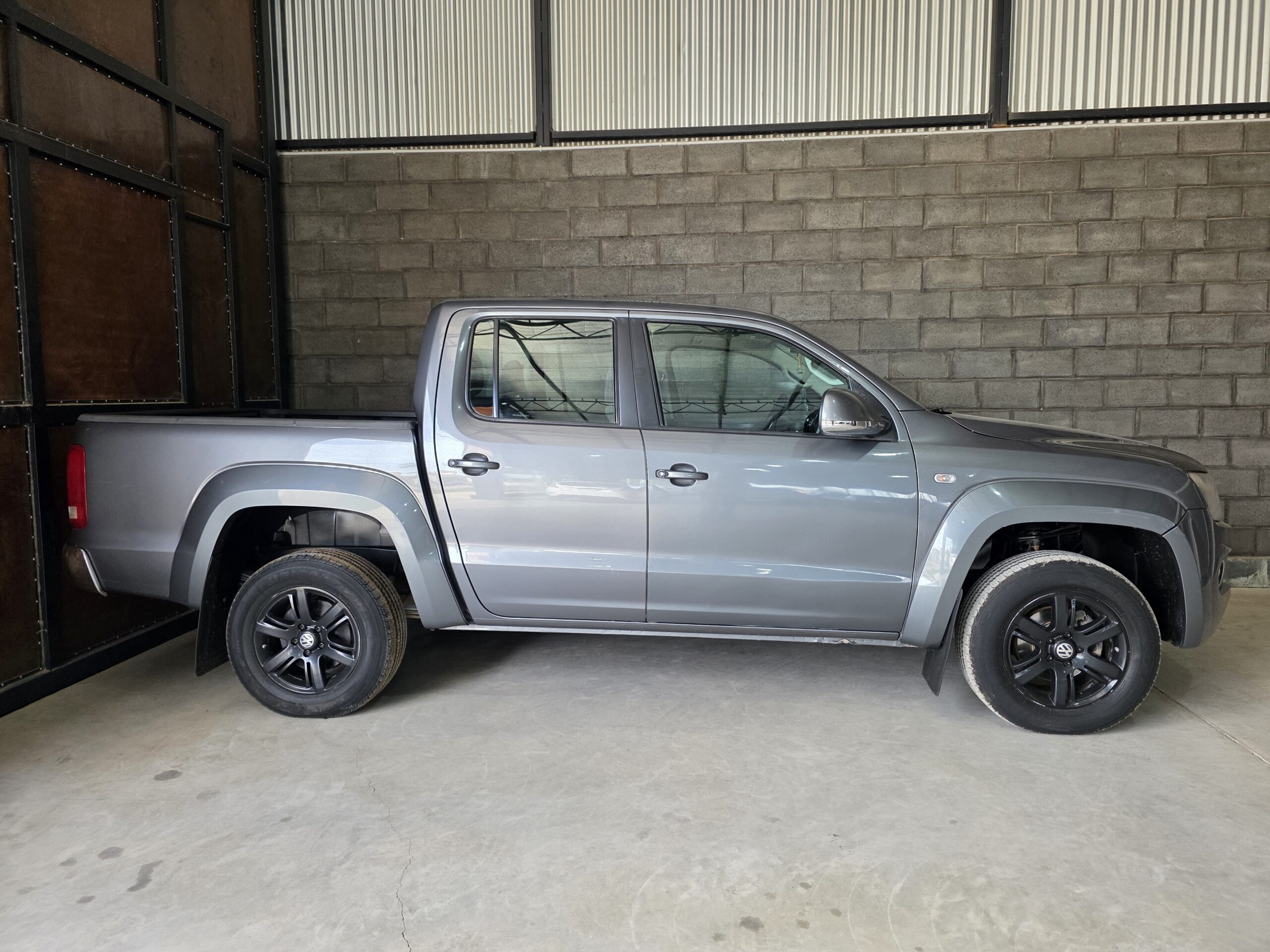 
								Volkswagen Amarok full									
