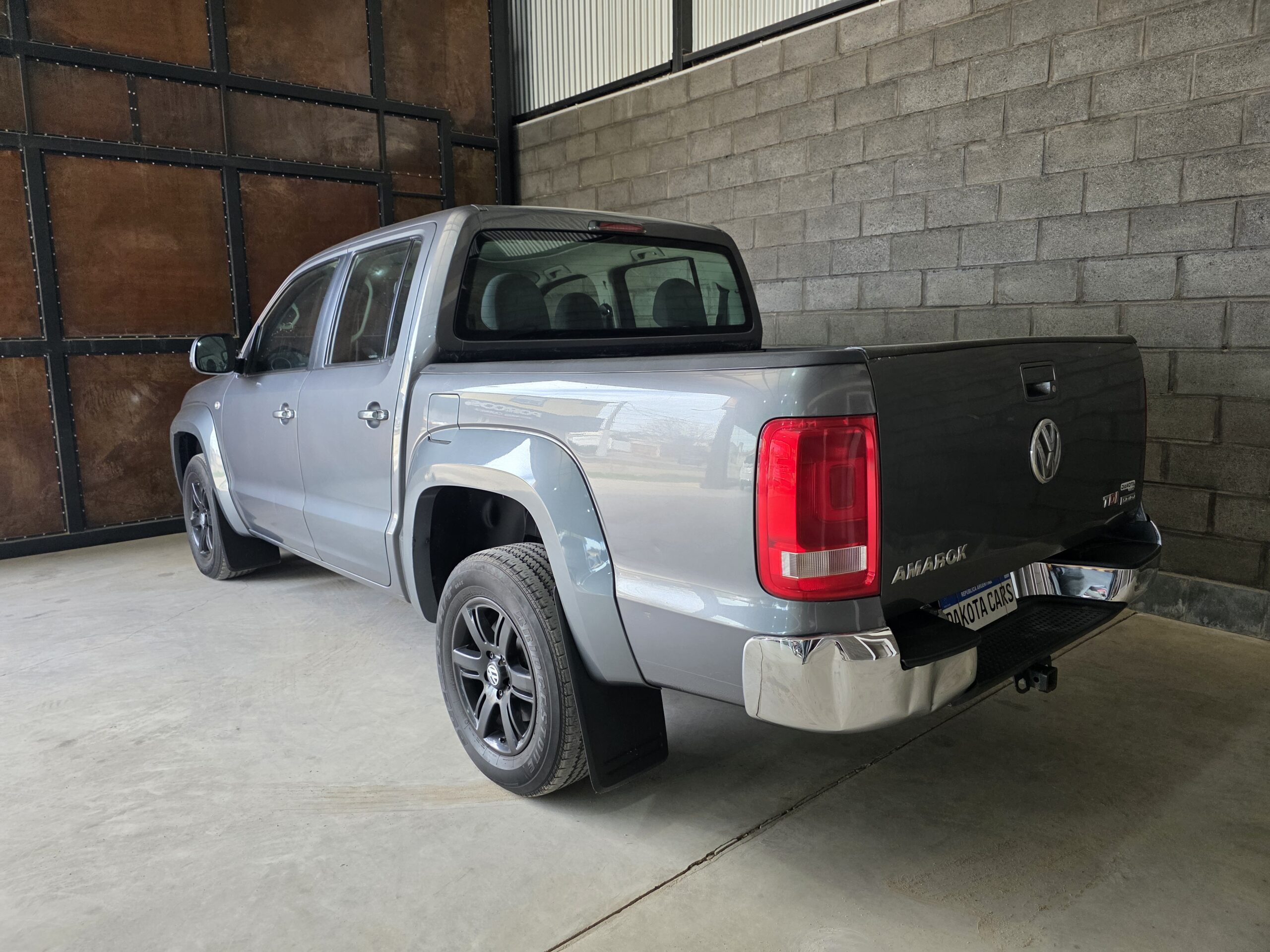 
								Volkswagen Amarok full									