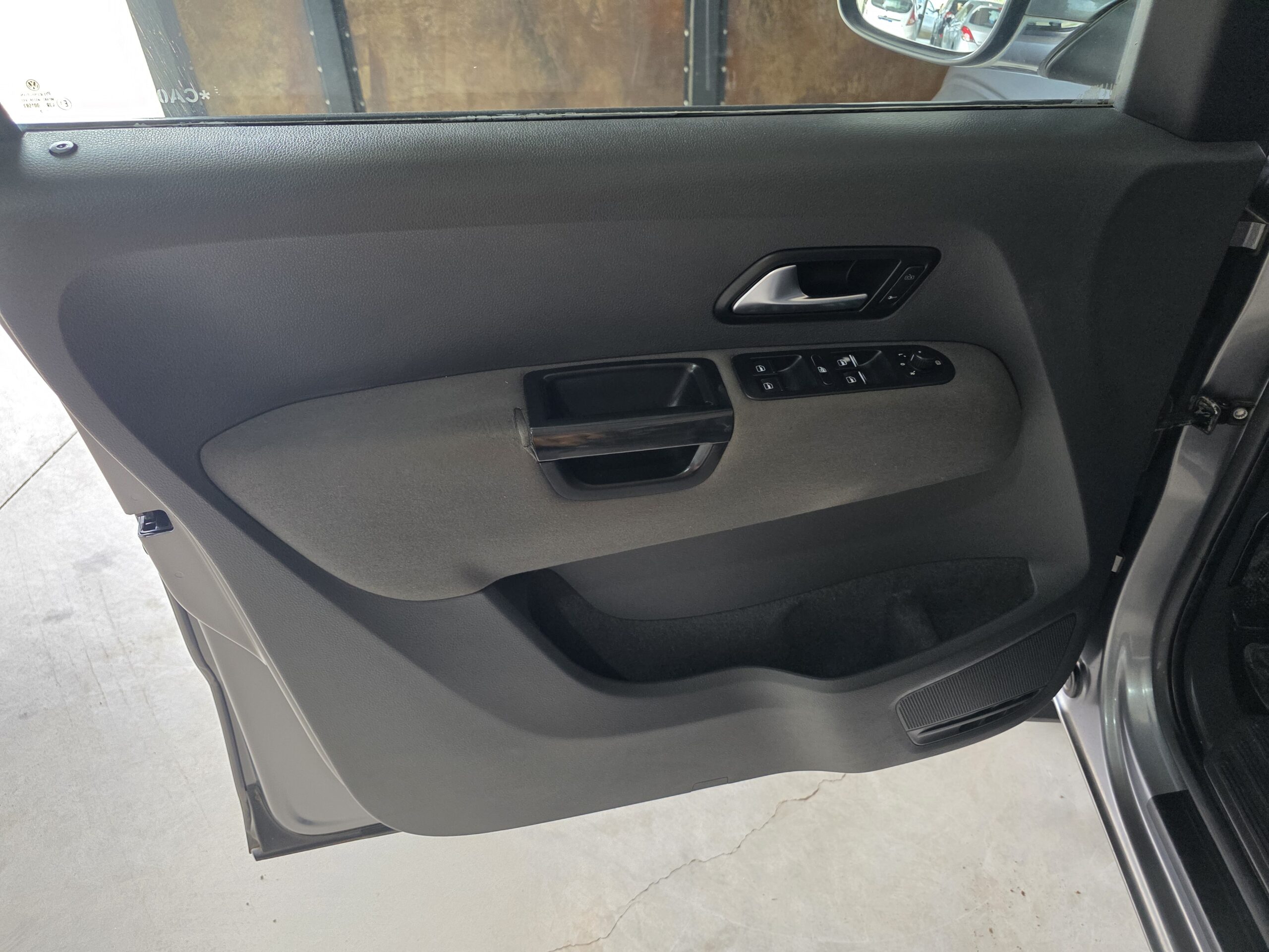 
								Volkswagen Amarok full									