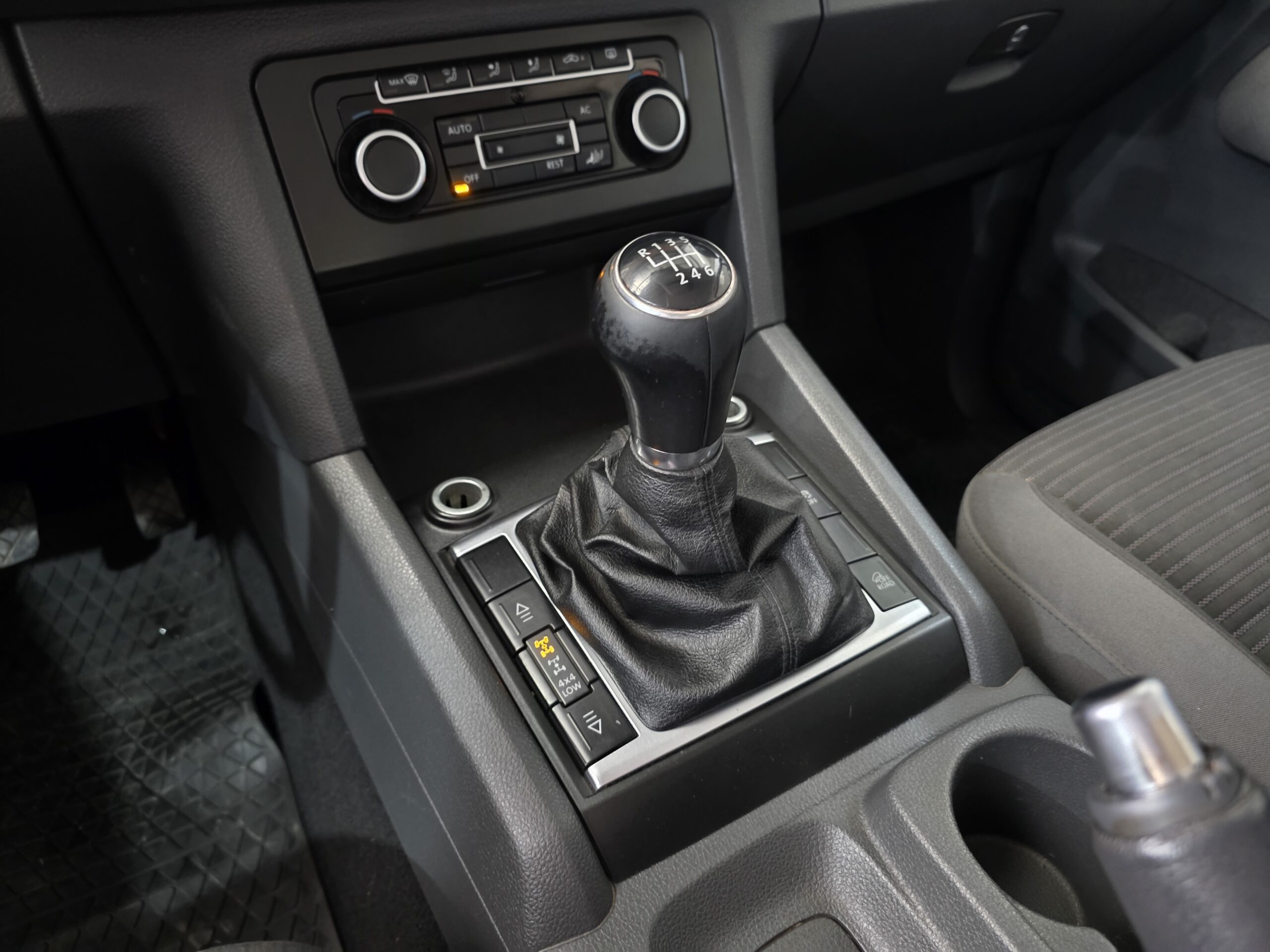 
								Volkswagen Amarok full									