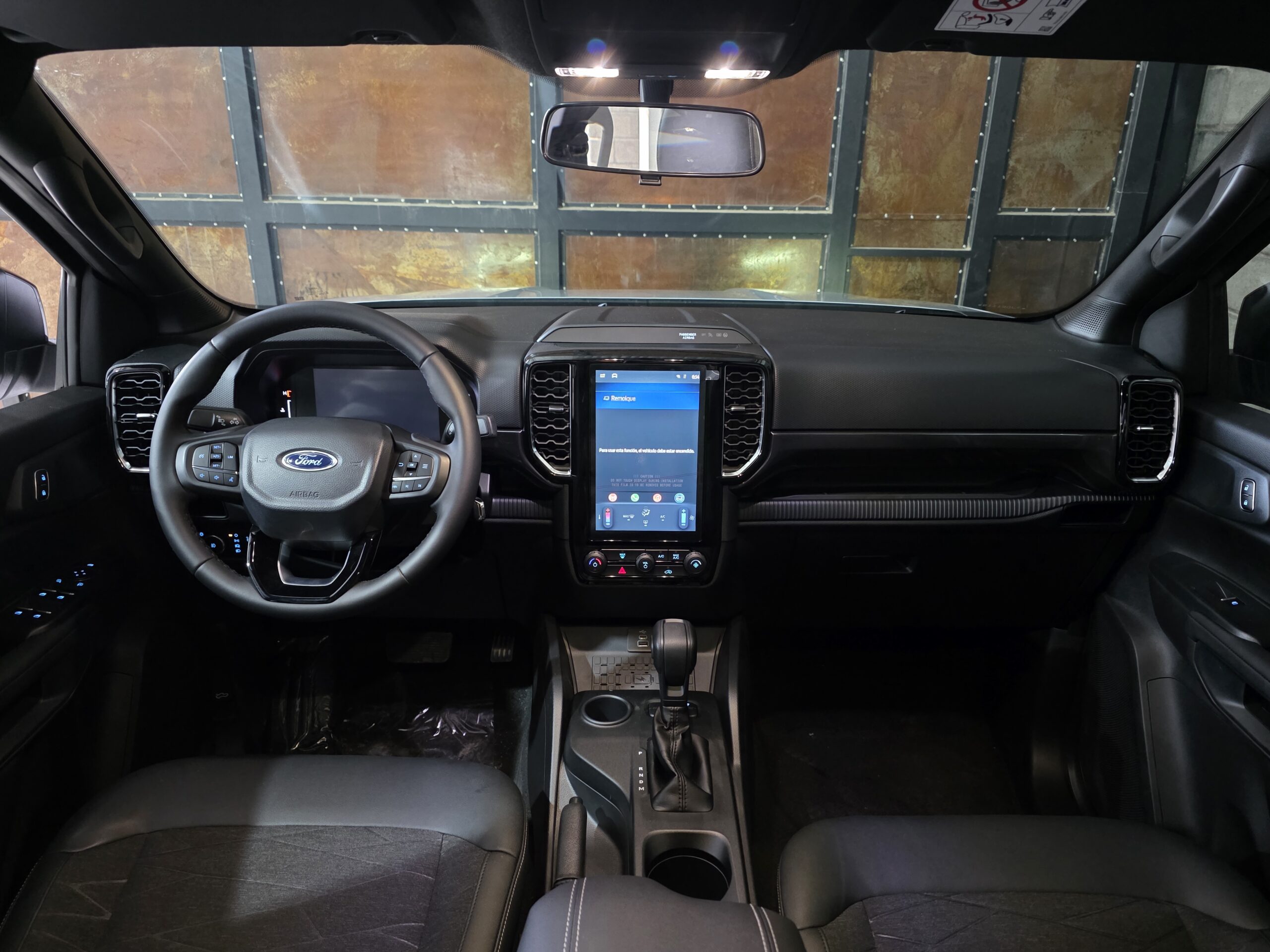 
								Ford Ranger 4×2 Black AT full									