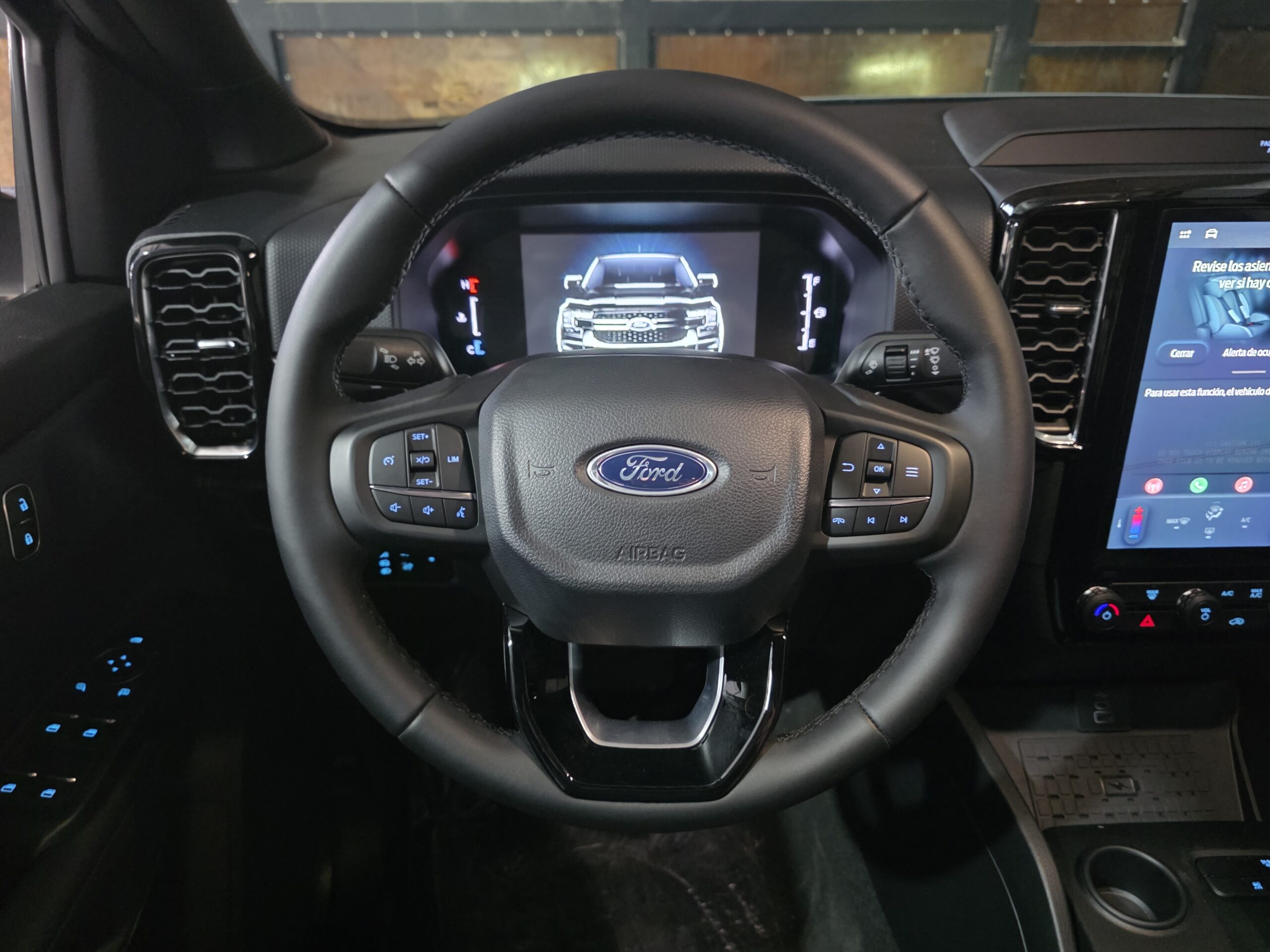 
								Ford Ranger 4×2 Black AT full									