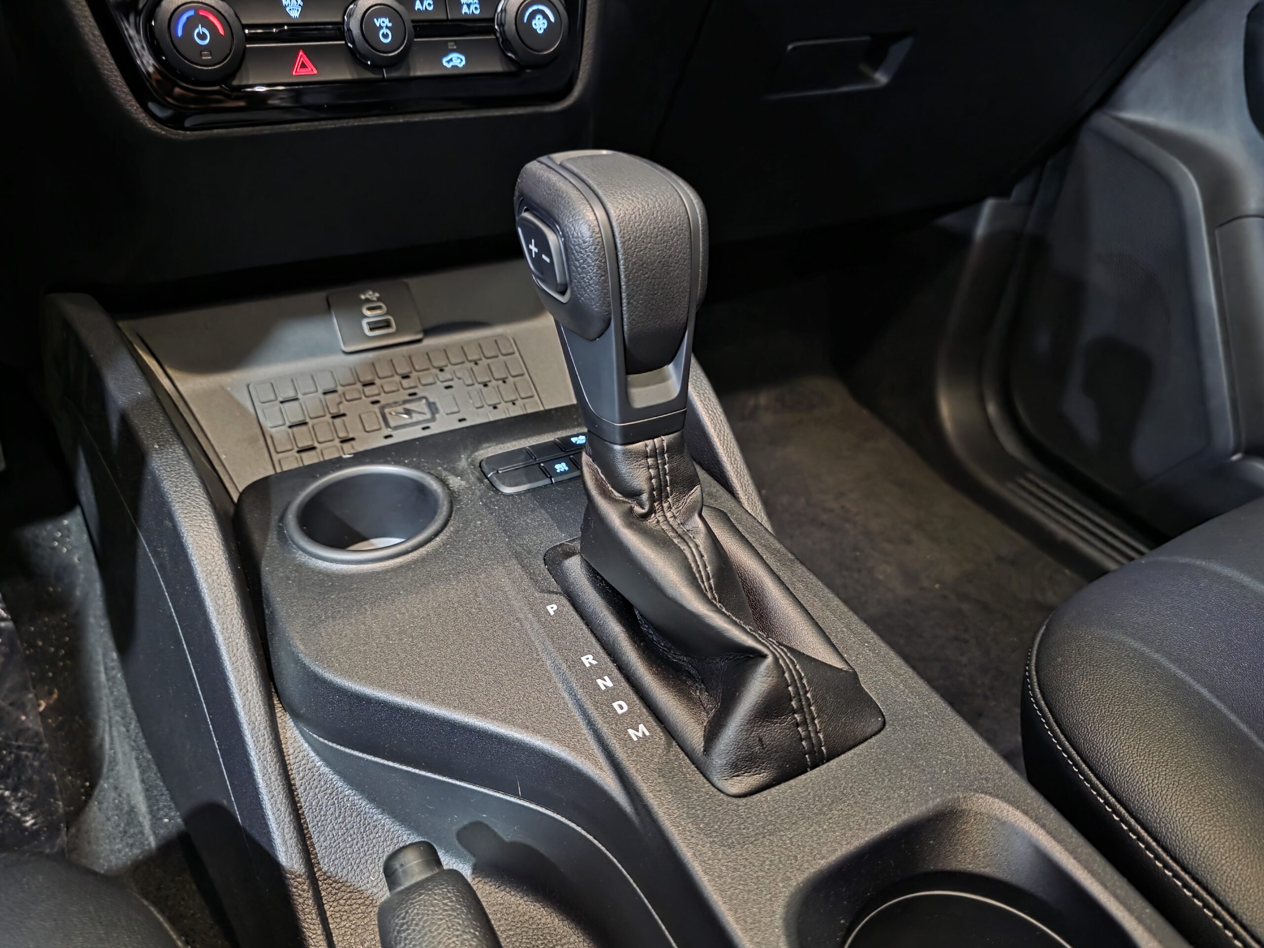 
								Ford Ranger 4×2 Black AT full									
