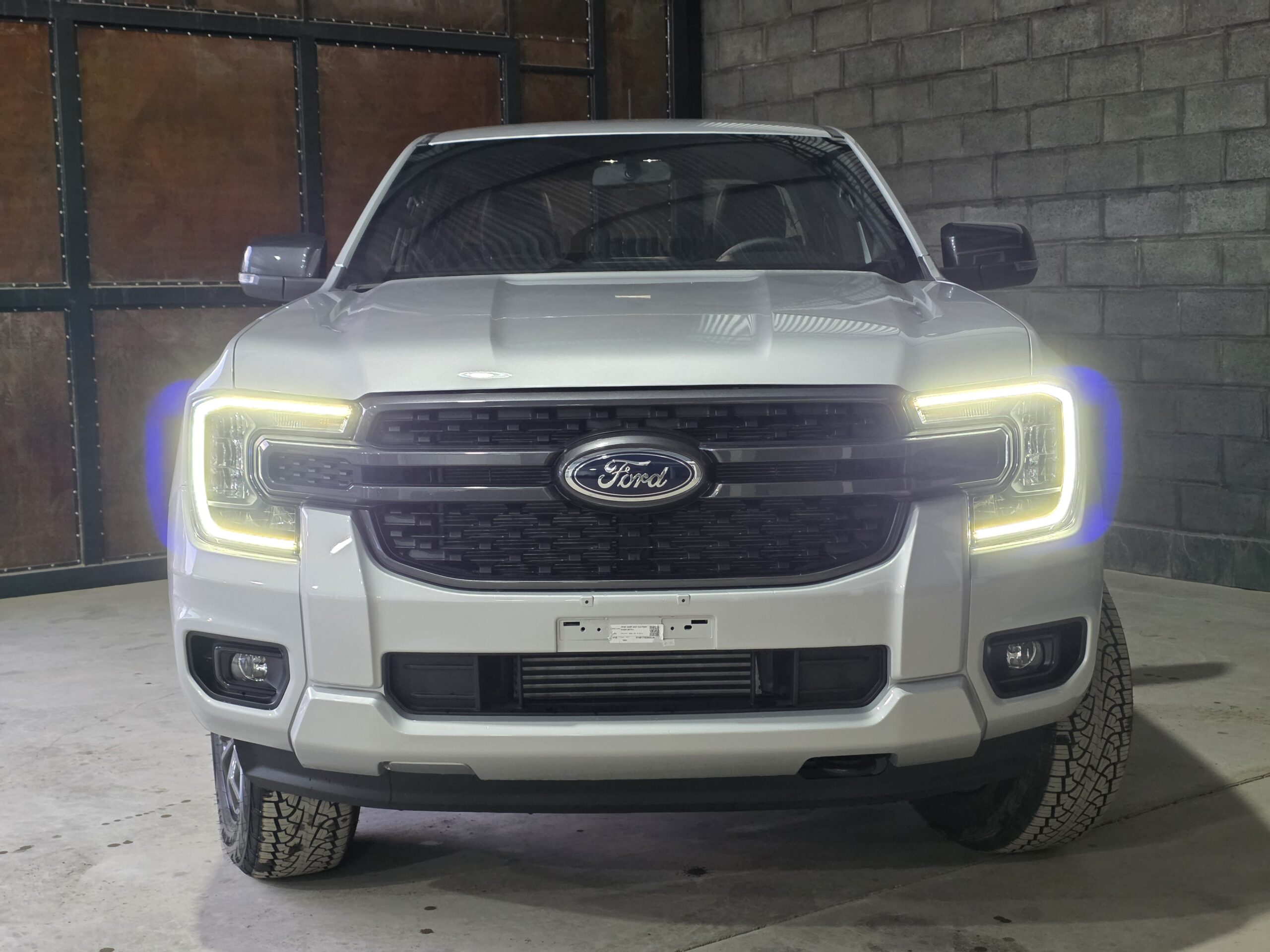 
								Ford Ranger 4×2 Black AT full									