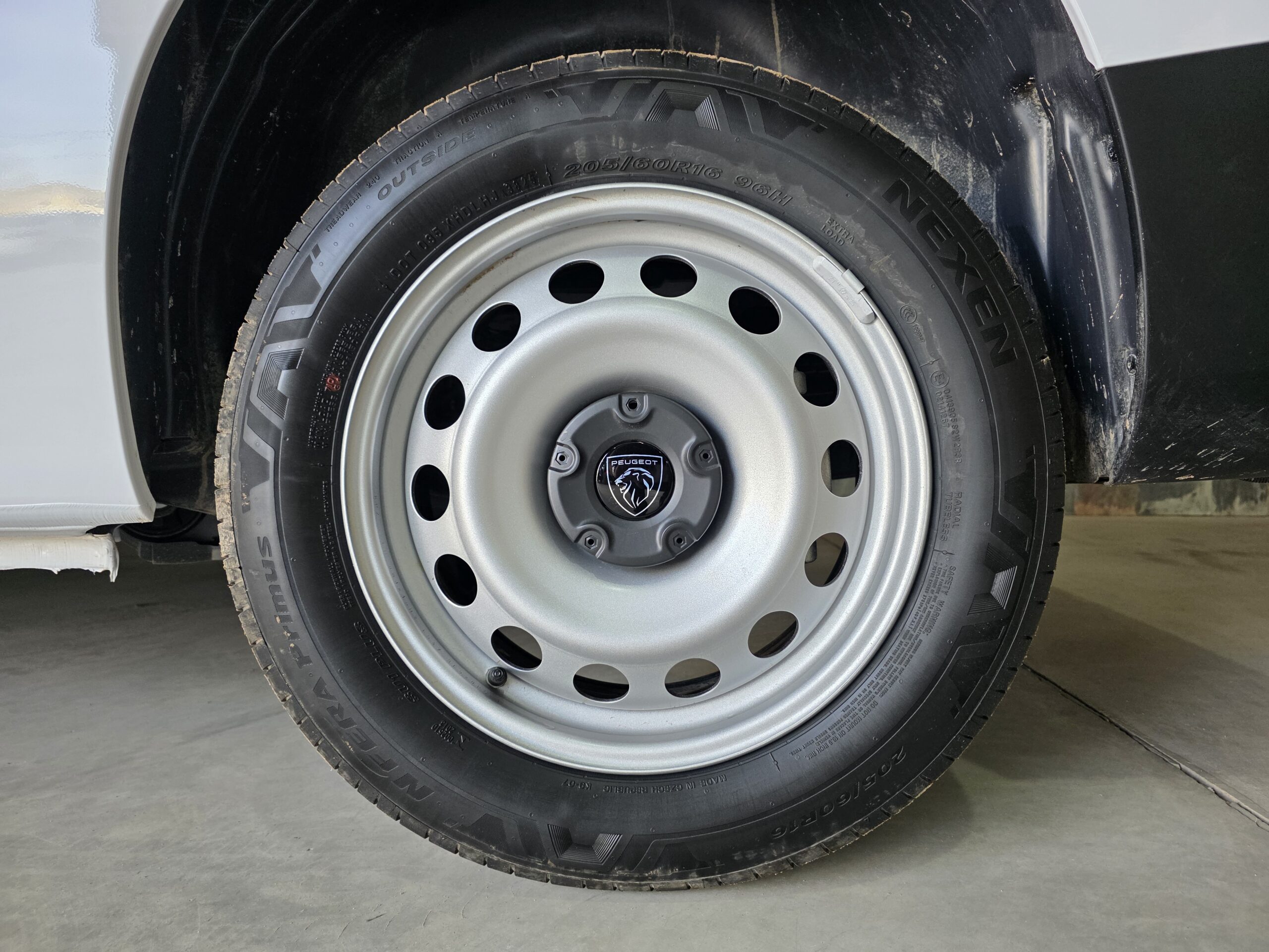 
								Peugeot Partner 1.6 HDI full									