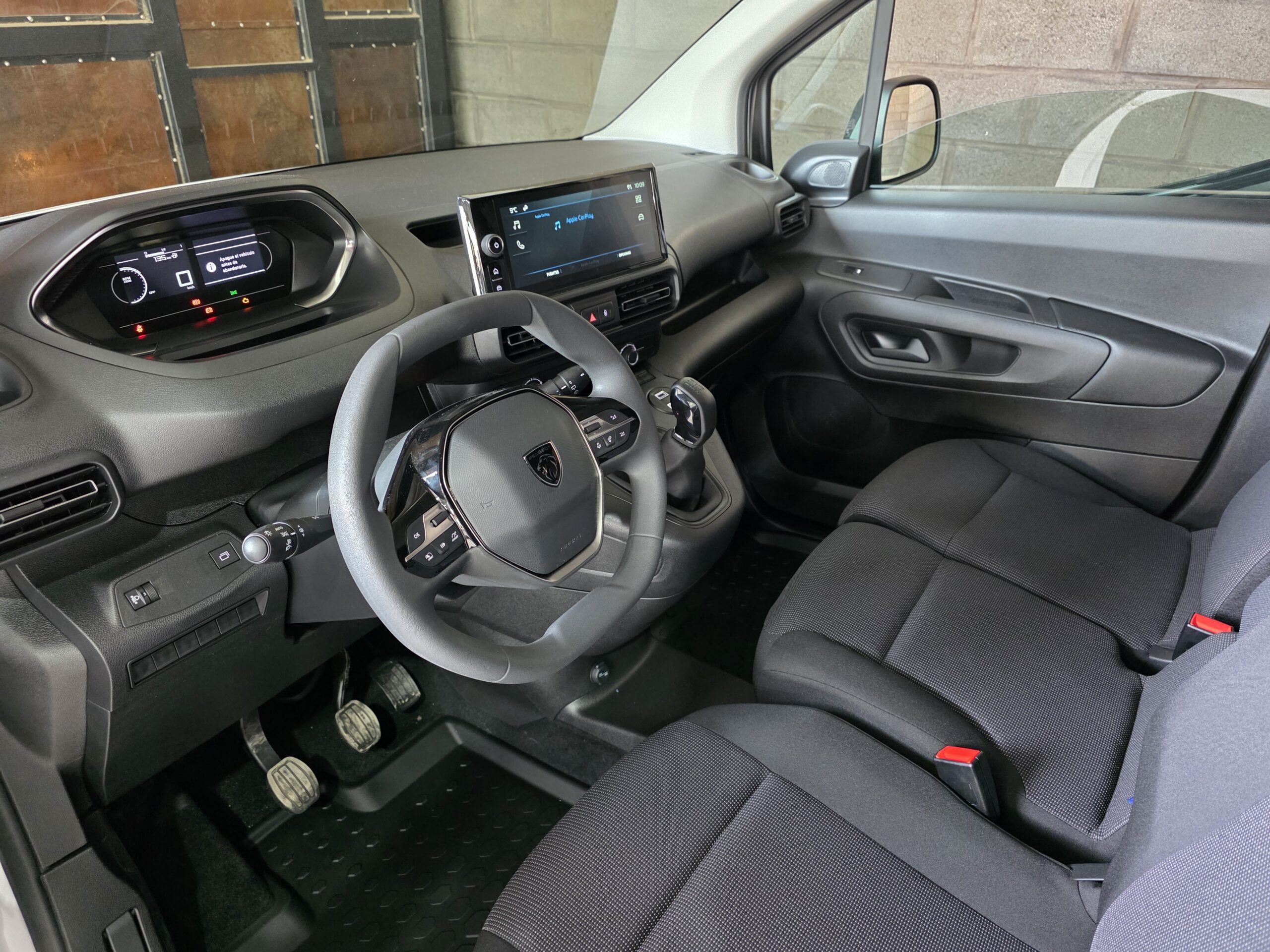 
								Peugeot Partner 1.6 HDI full									