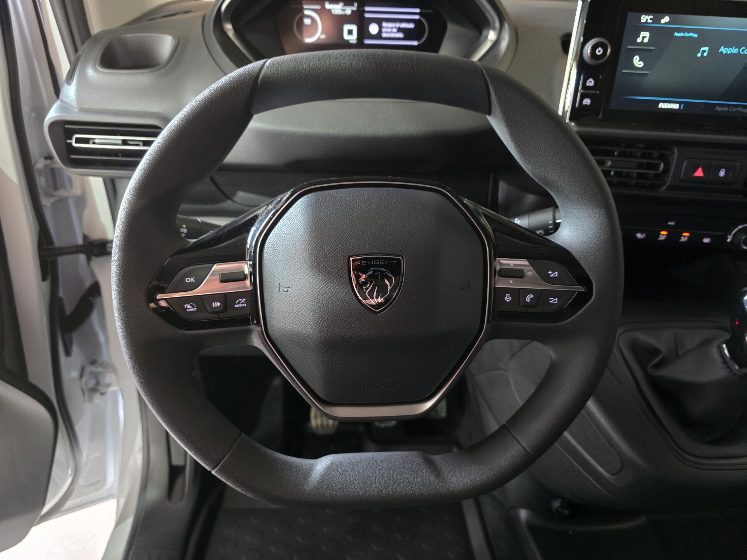 
								Peugeot Partner 1.6 HDI full									