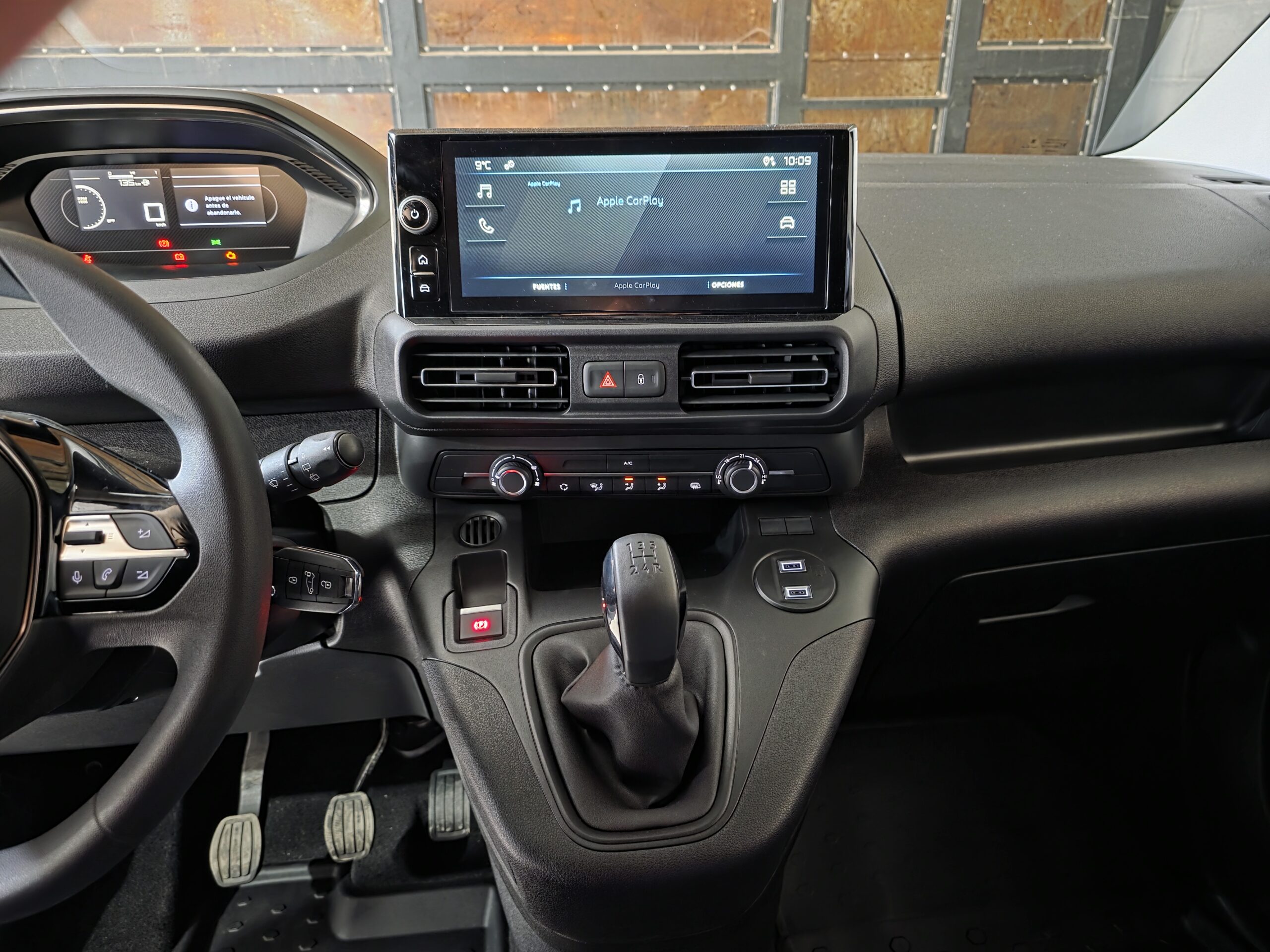 
								Peugeot Partner 1.6 HDI full									
