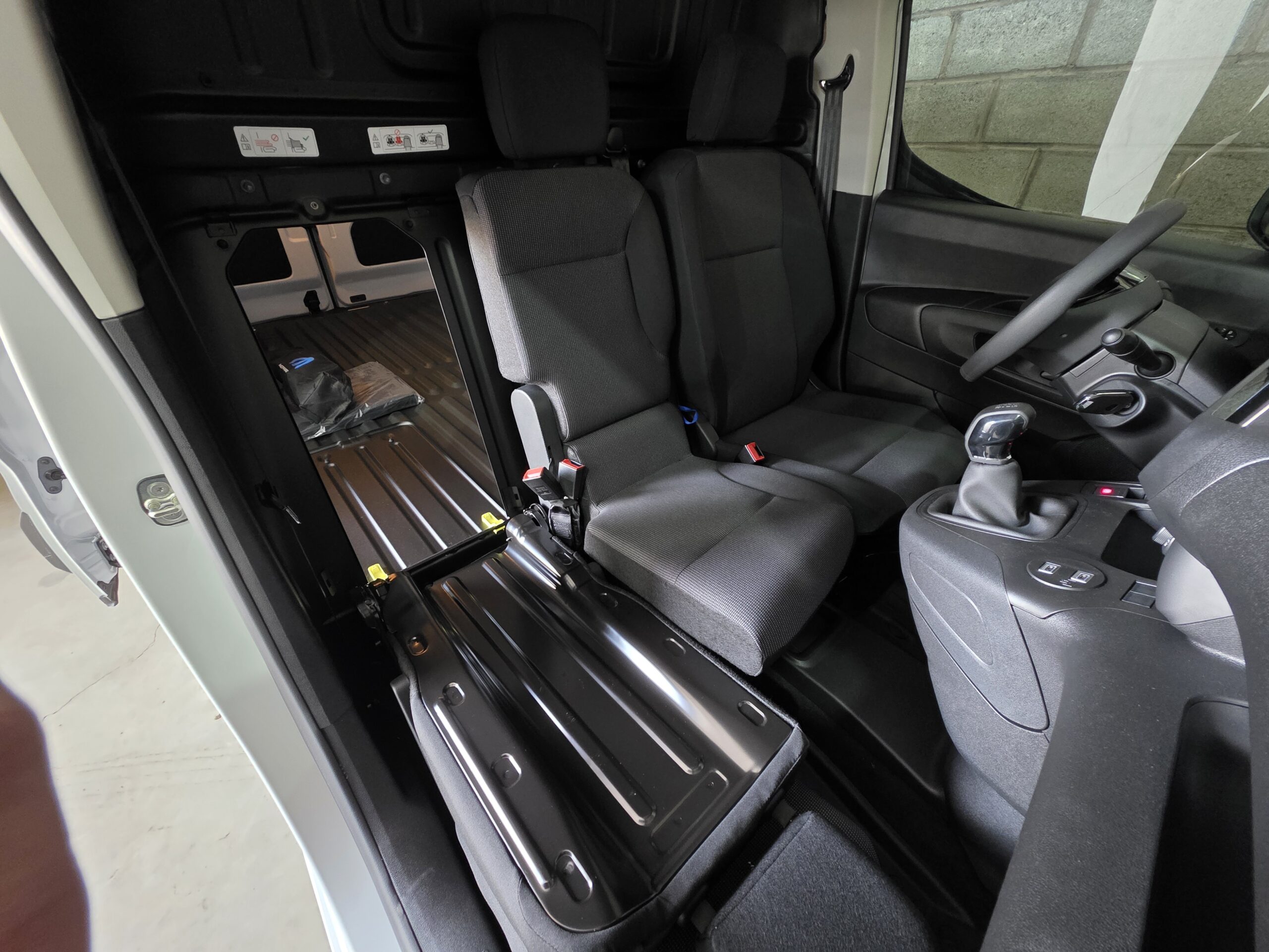 
								Peugeot Partner 1.6 HDI full									