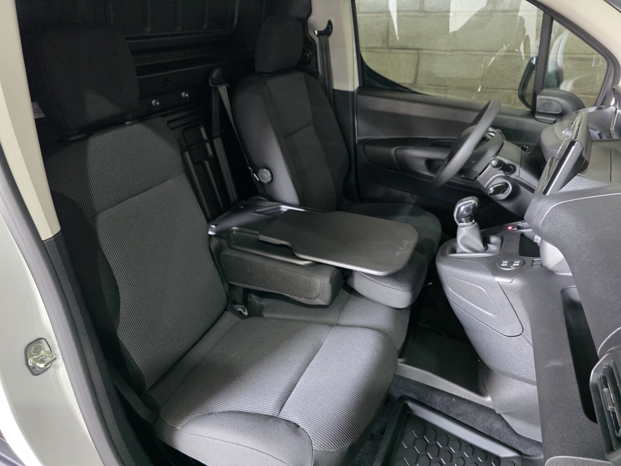 
								Peugeot Partner 1.6 HDI full									