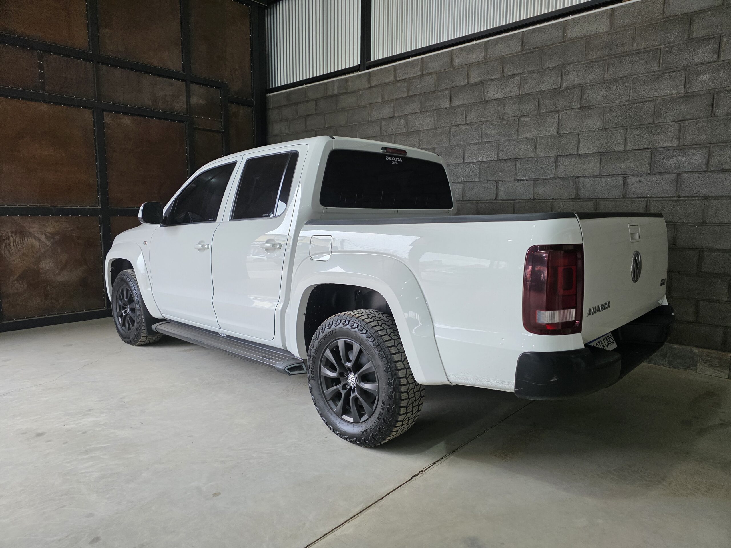 
								Volkswagen Amarok full									