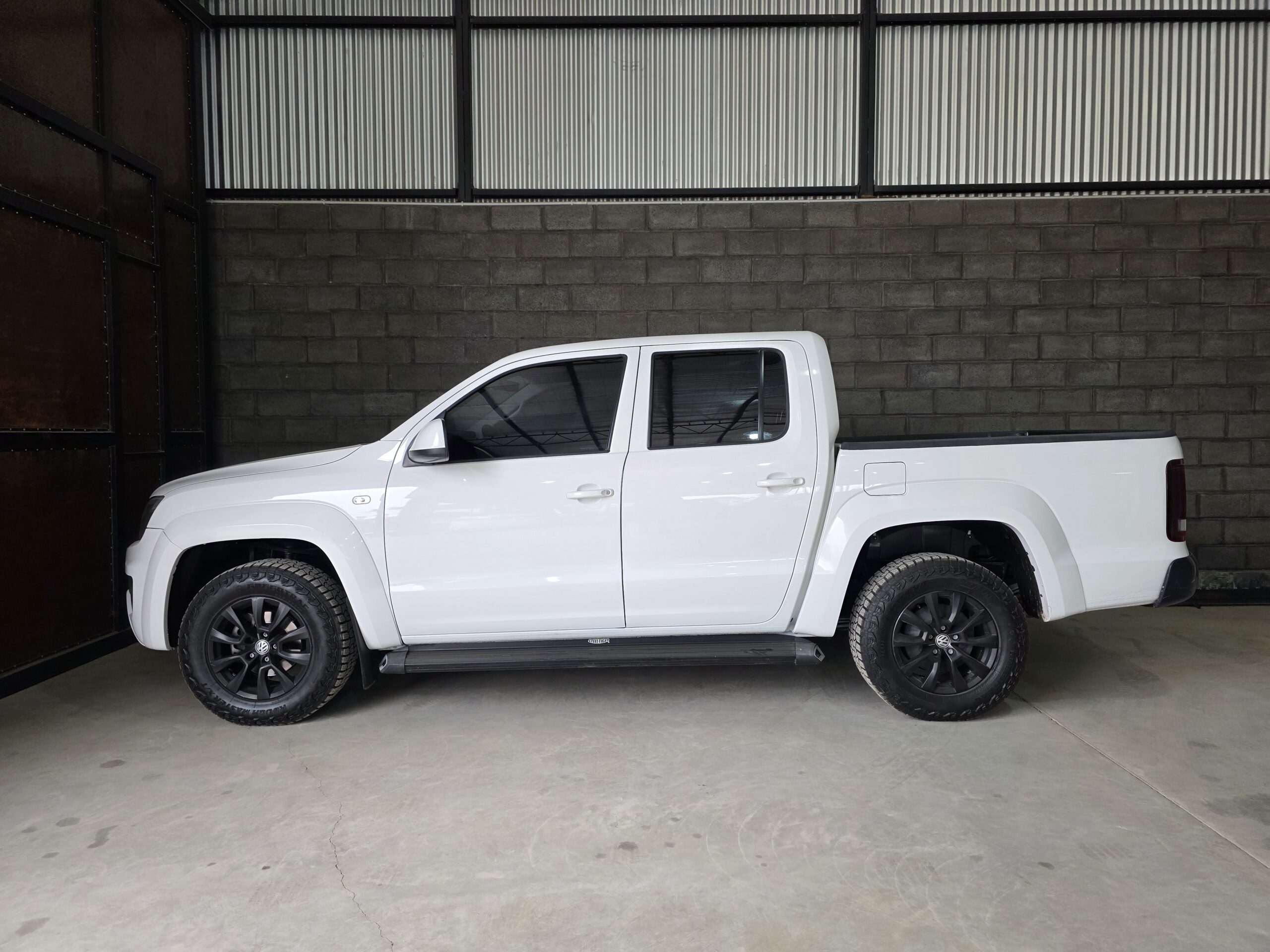 
								Volkswagen Amarok full									