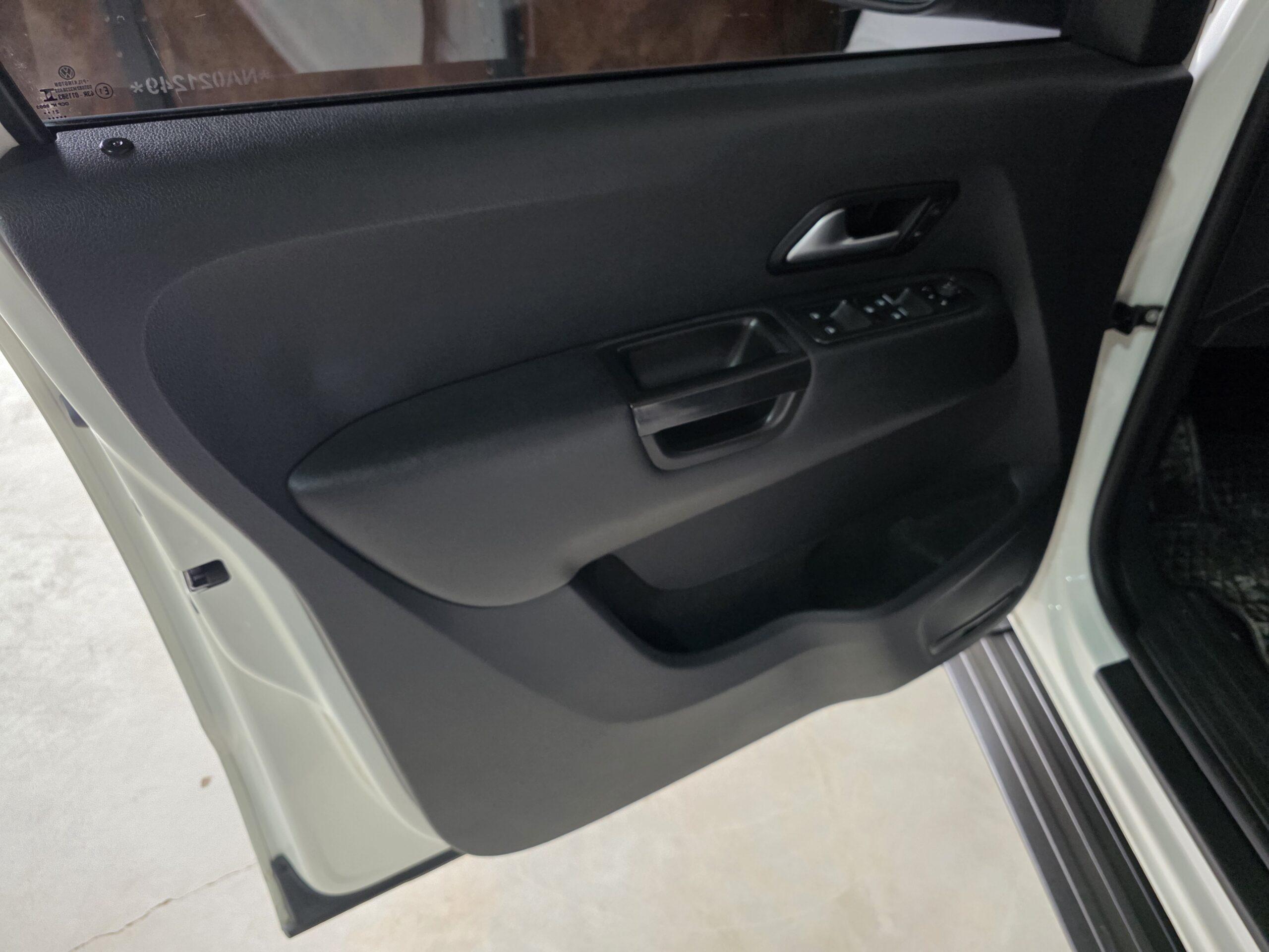 
								Volkswagen Amarok full									