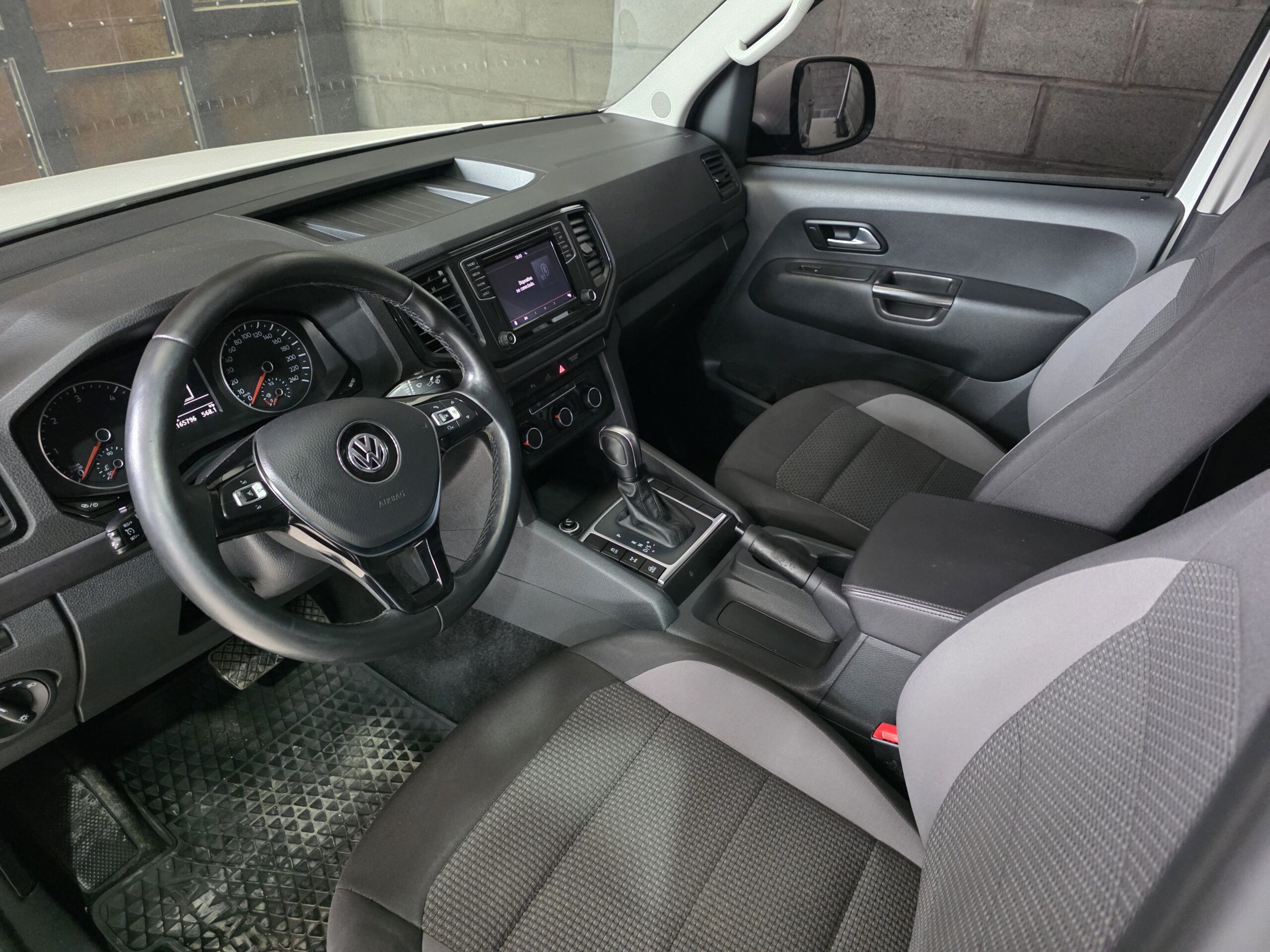 
								Volkswagen Amarok full									